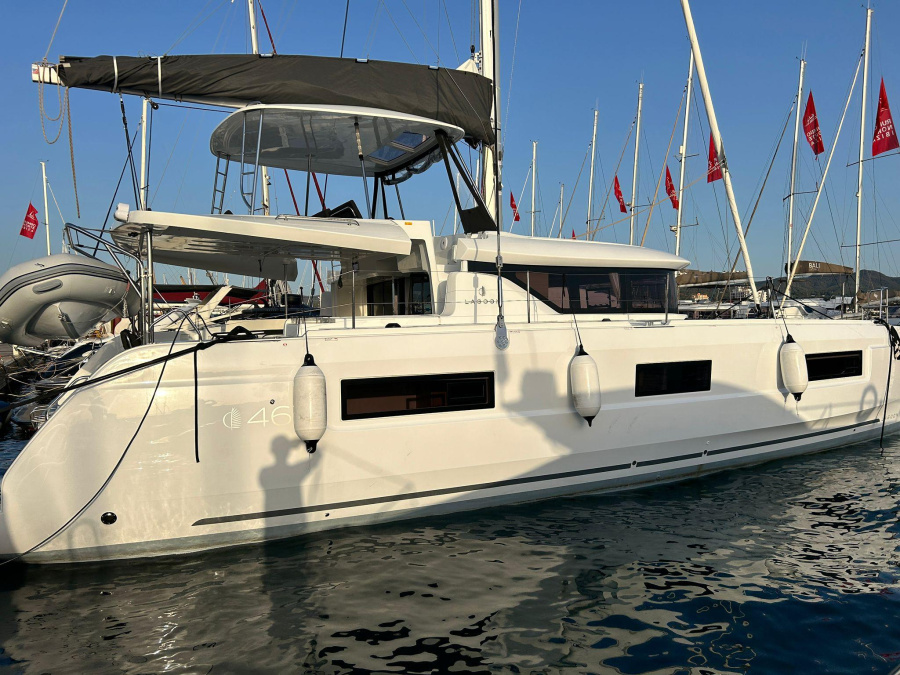 Lagoon 46 — photo 3
