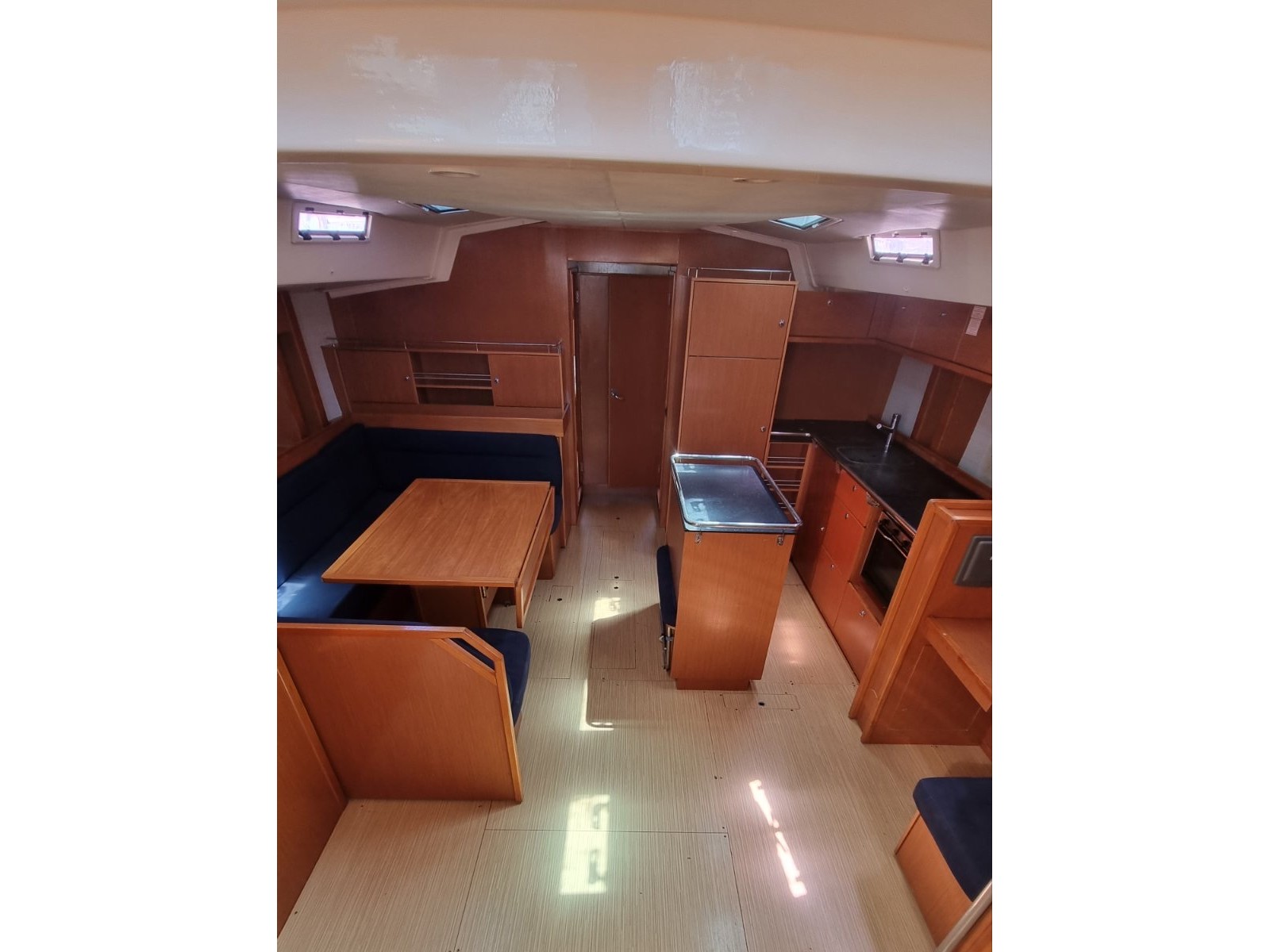 Bavaria 55 Cruiser — photo 3