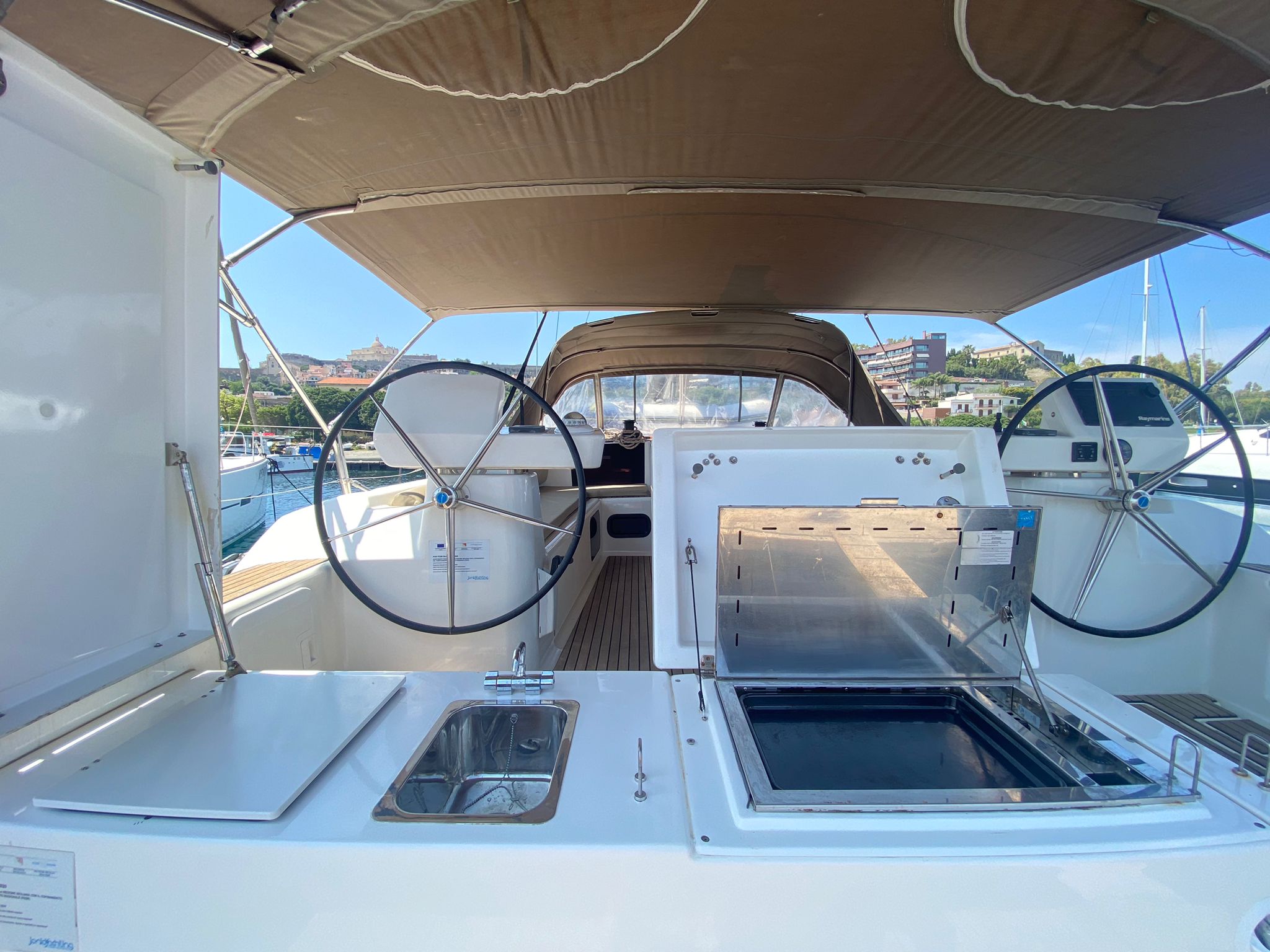 Dufour 520 Grand Large — photo 37