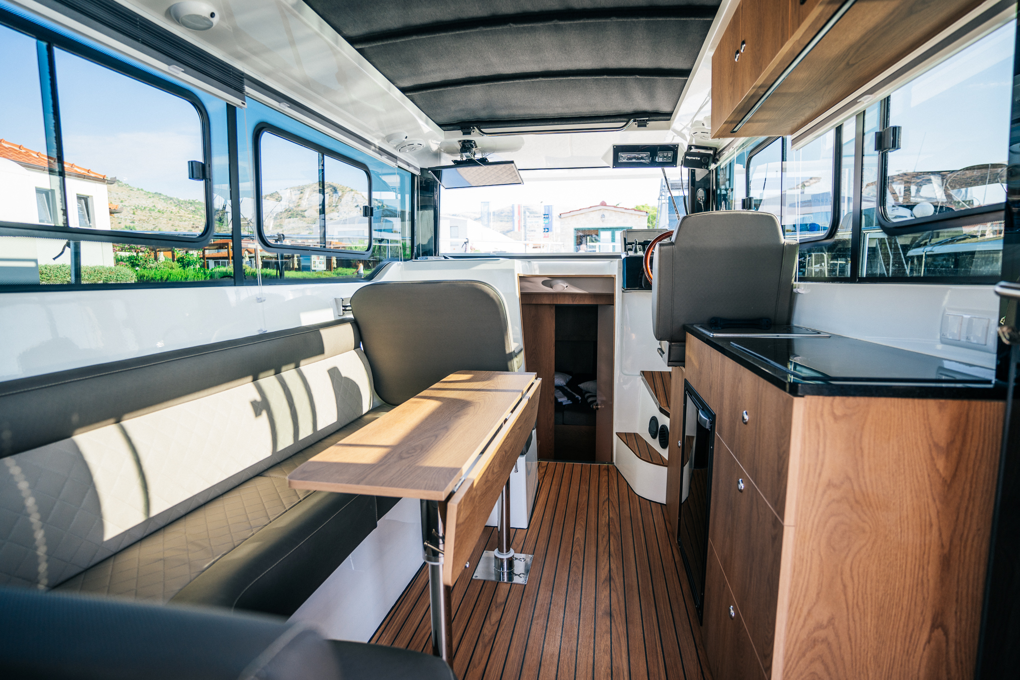 Nikhen Aquasun 34 Sedan — photo 10