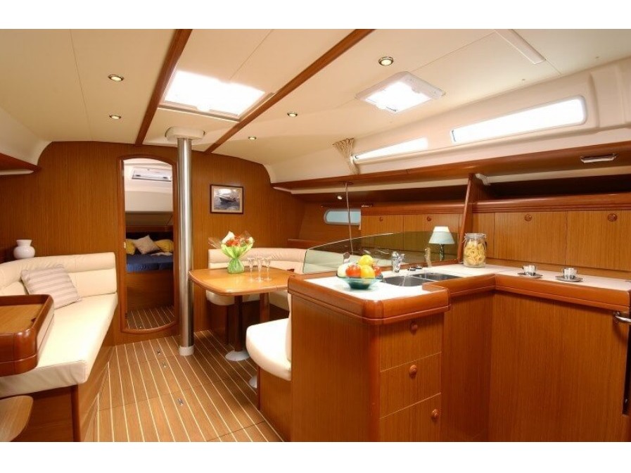 Sun Odyssey 42 i — photo 3