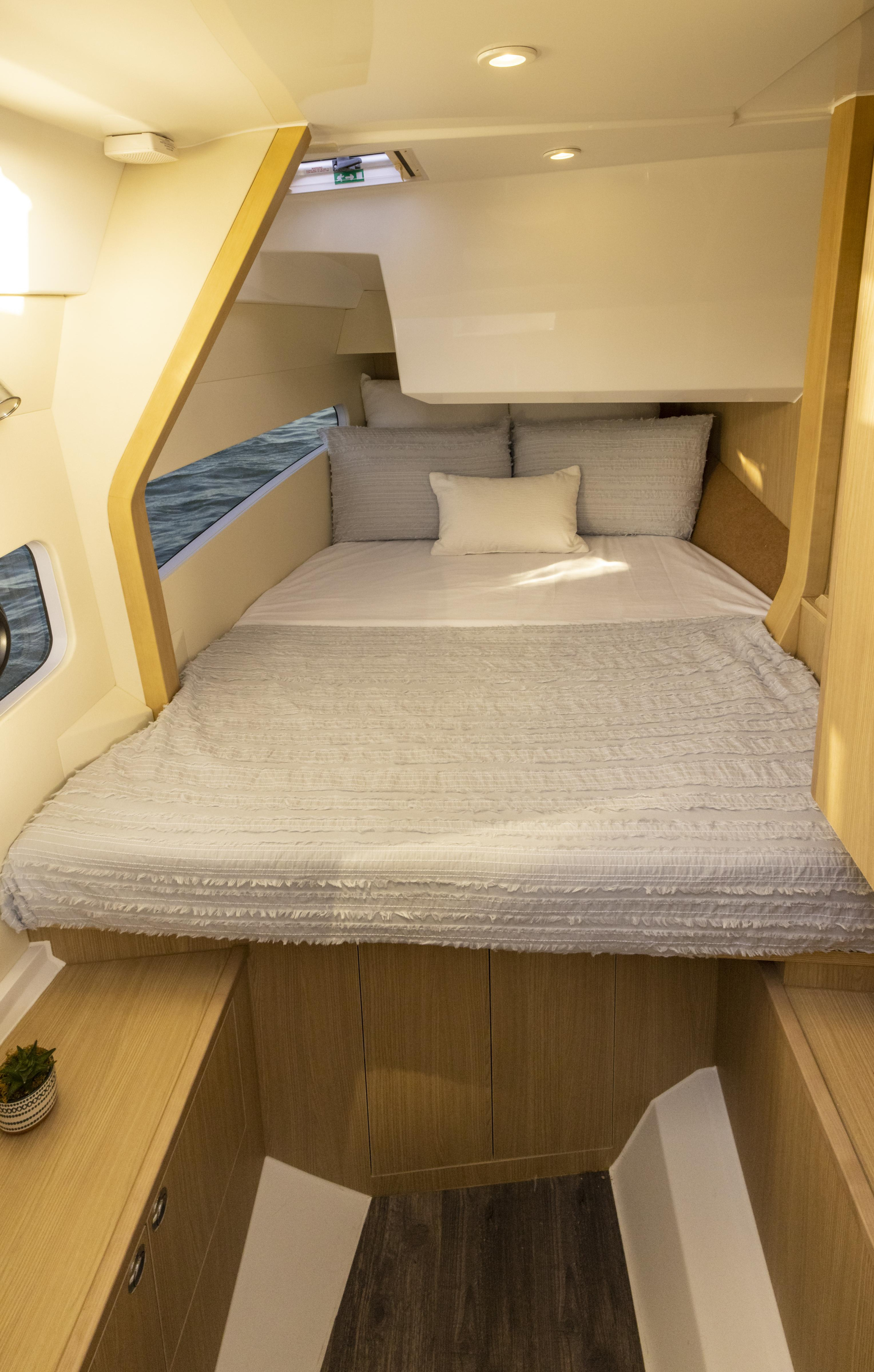 Aquila 32 Sport — photo 3