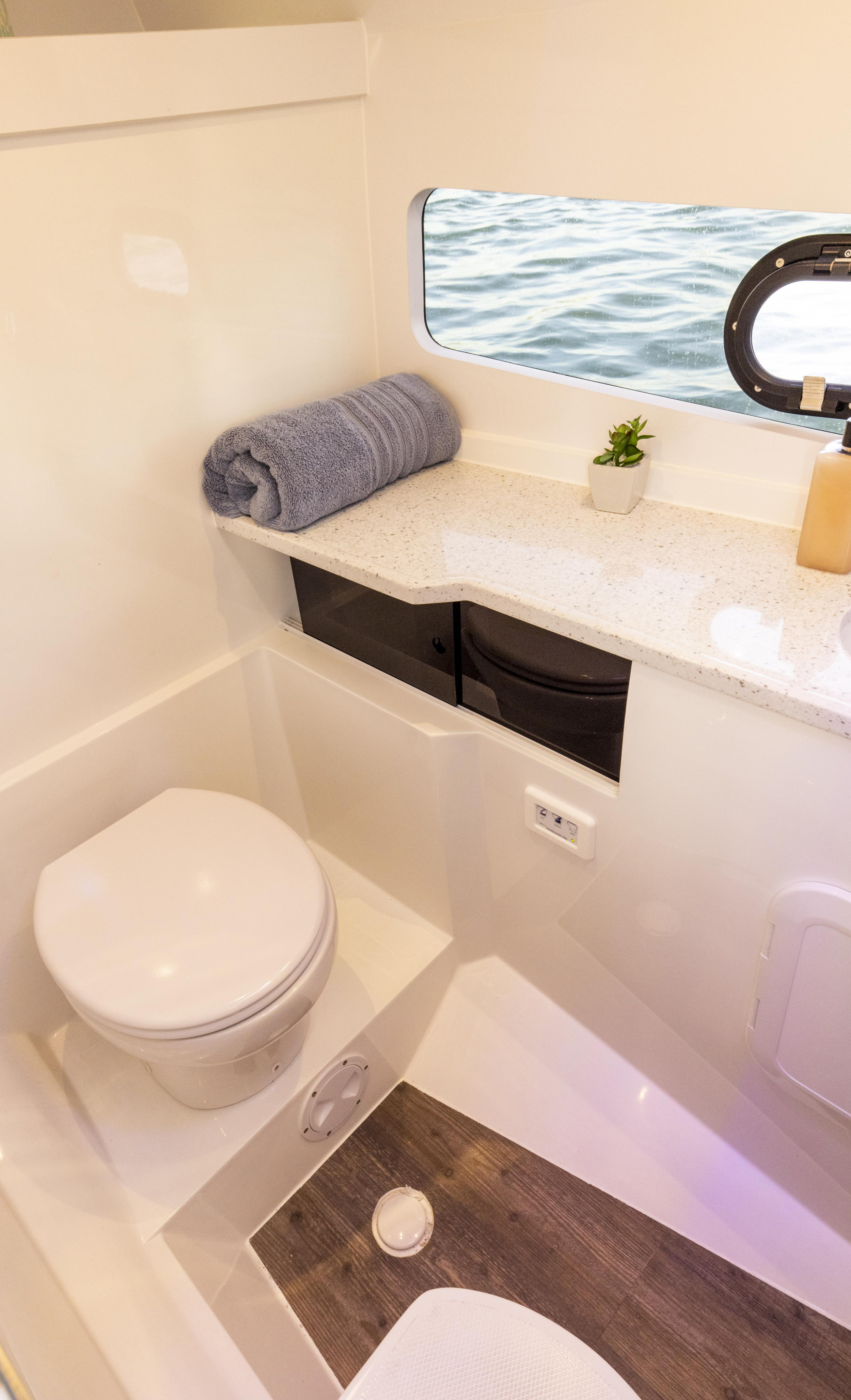 Aquila 32 Sport — photo 9