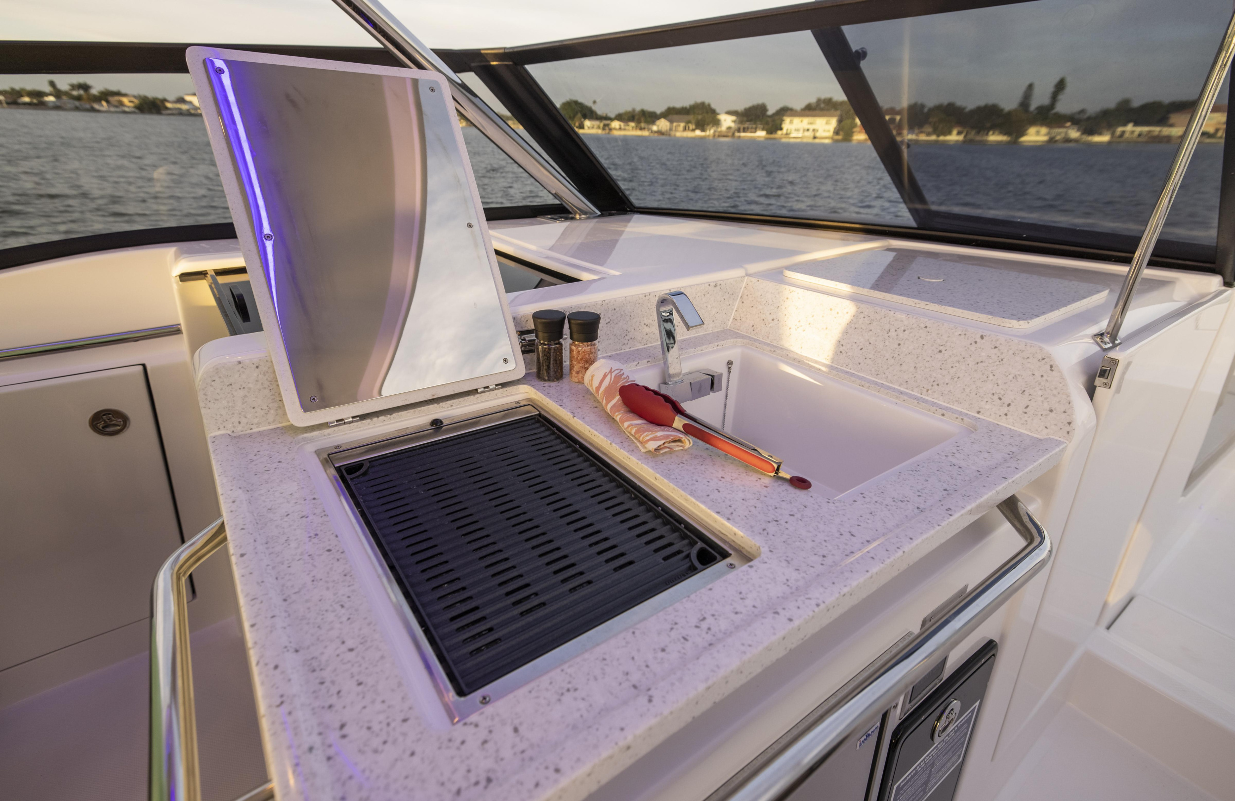 Aquila 32 Sport — photo 18