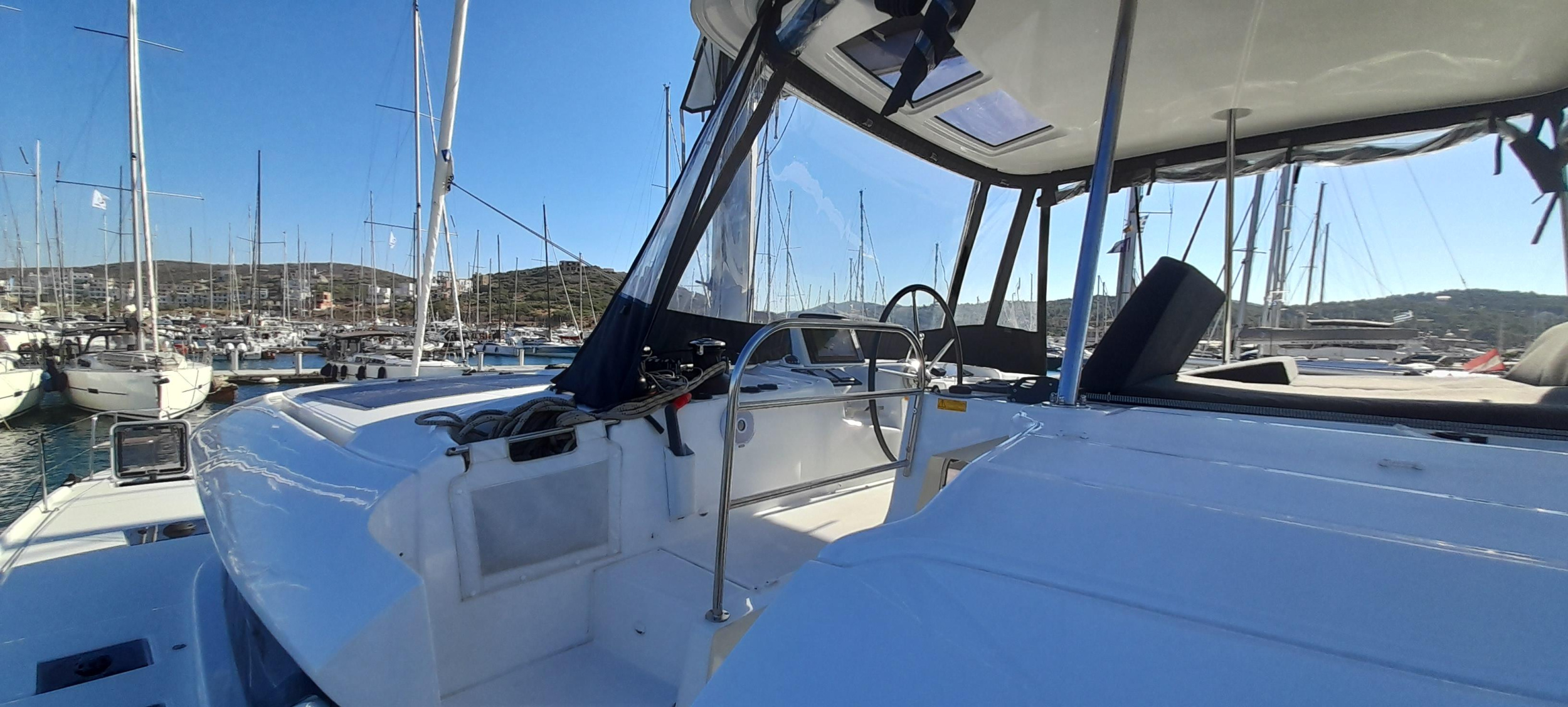 Lagoon 46 Owners Version — photo 12