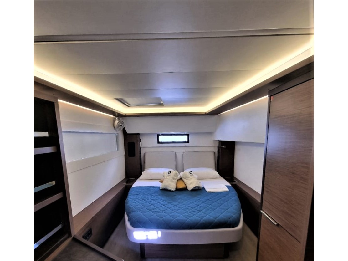 Lagoon 46 Owners Version — photo 10