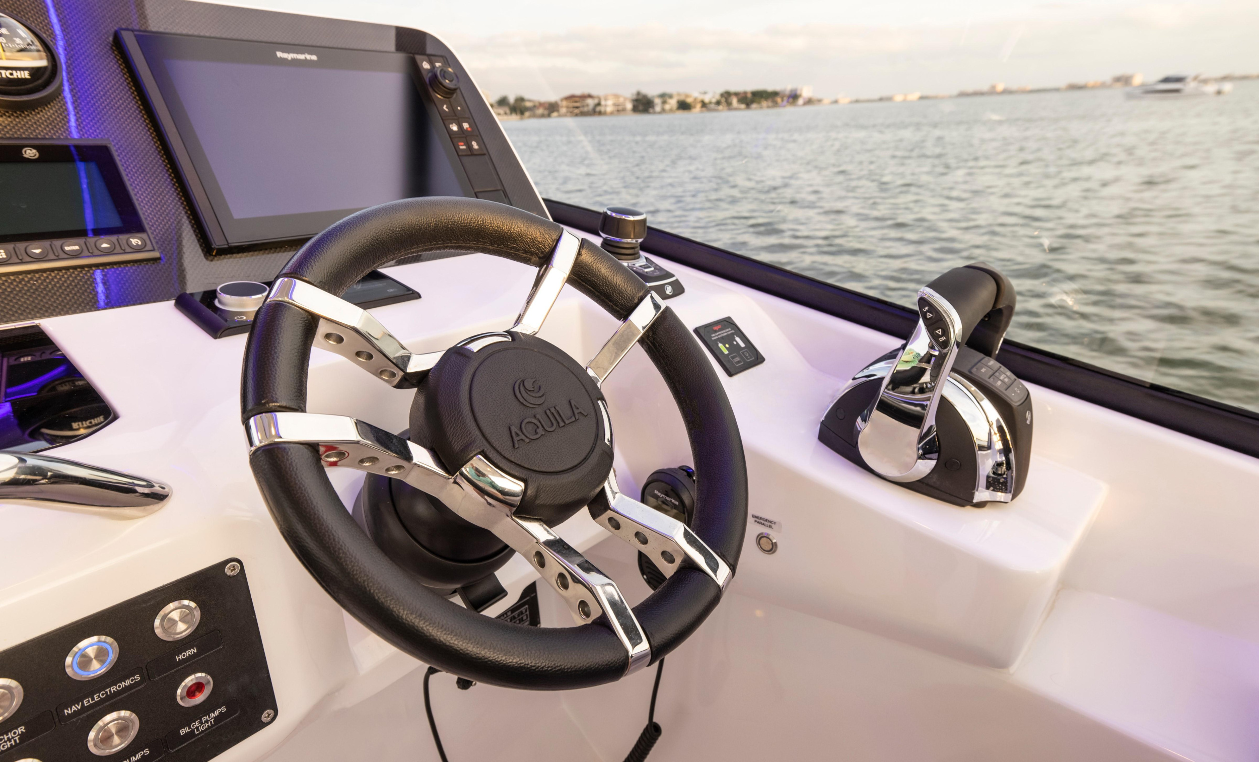 Aquila 32 Sport — photo 11