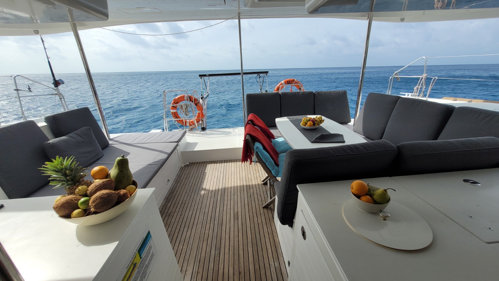Lagoon 450 Fly — photo 3