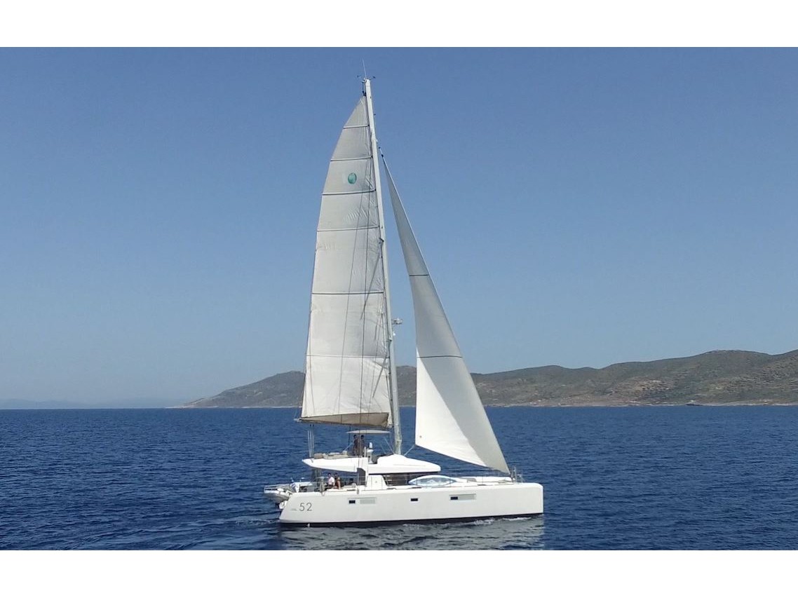 Lagoon 52 — photo 1