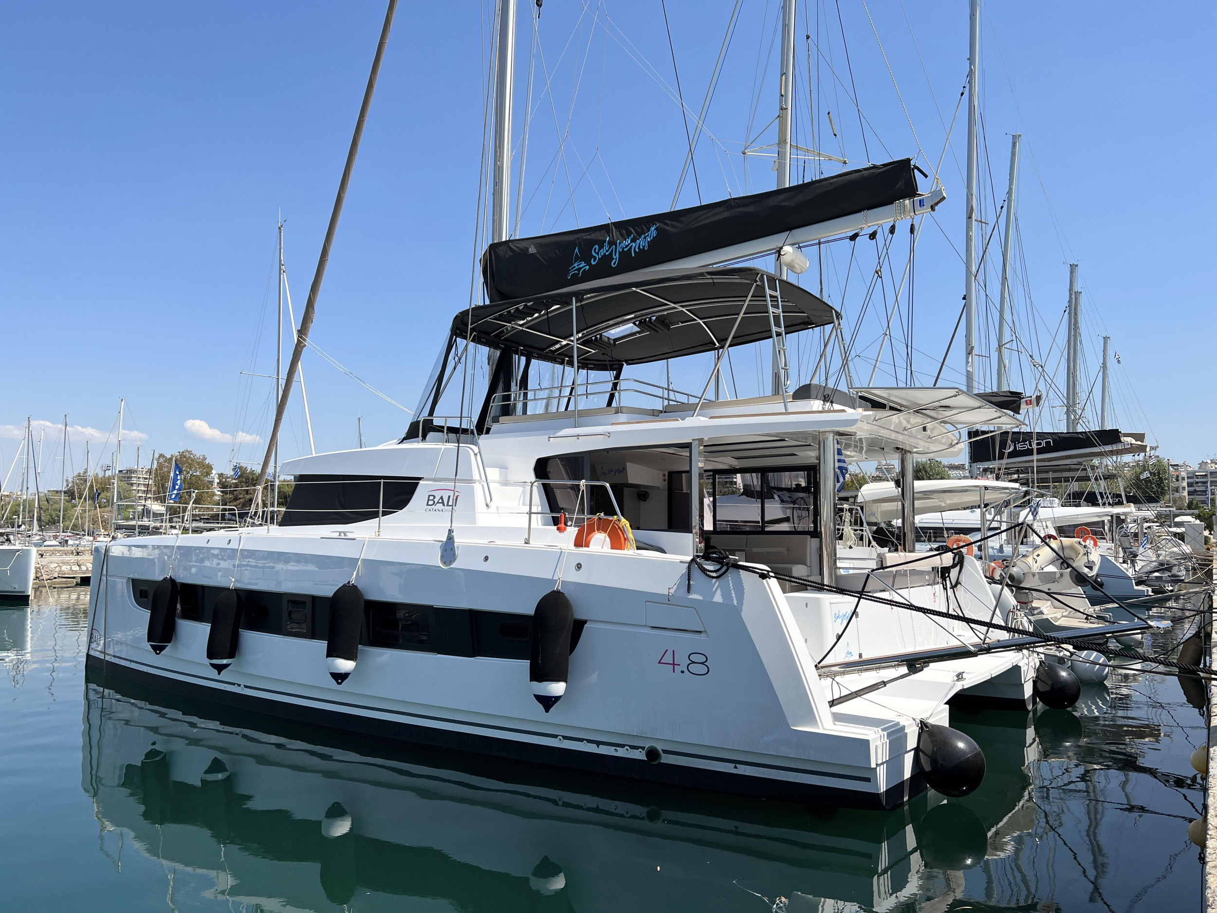 Bali 4.8 (6+2 cab) — photo 1