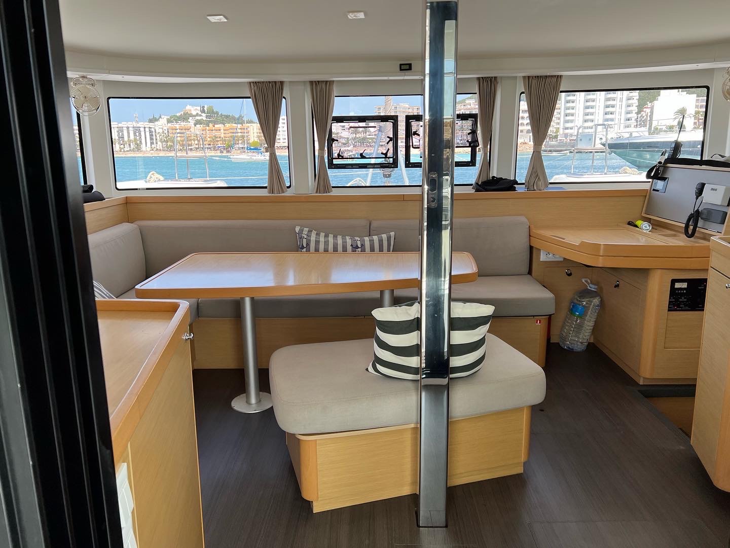 Lagoon 42 — photo 12