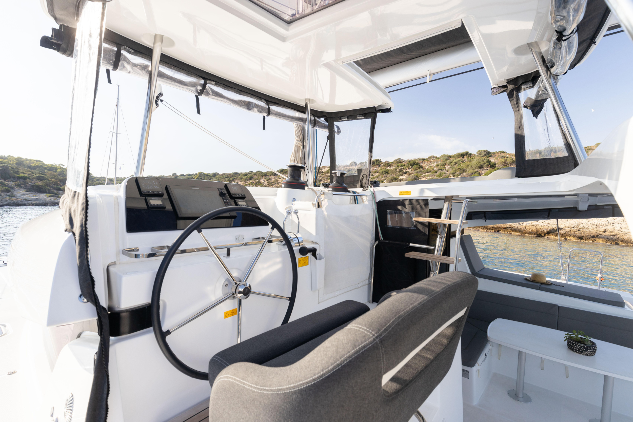 Lagoon 42 — photo 12