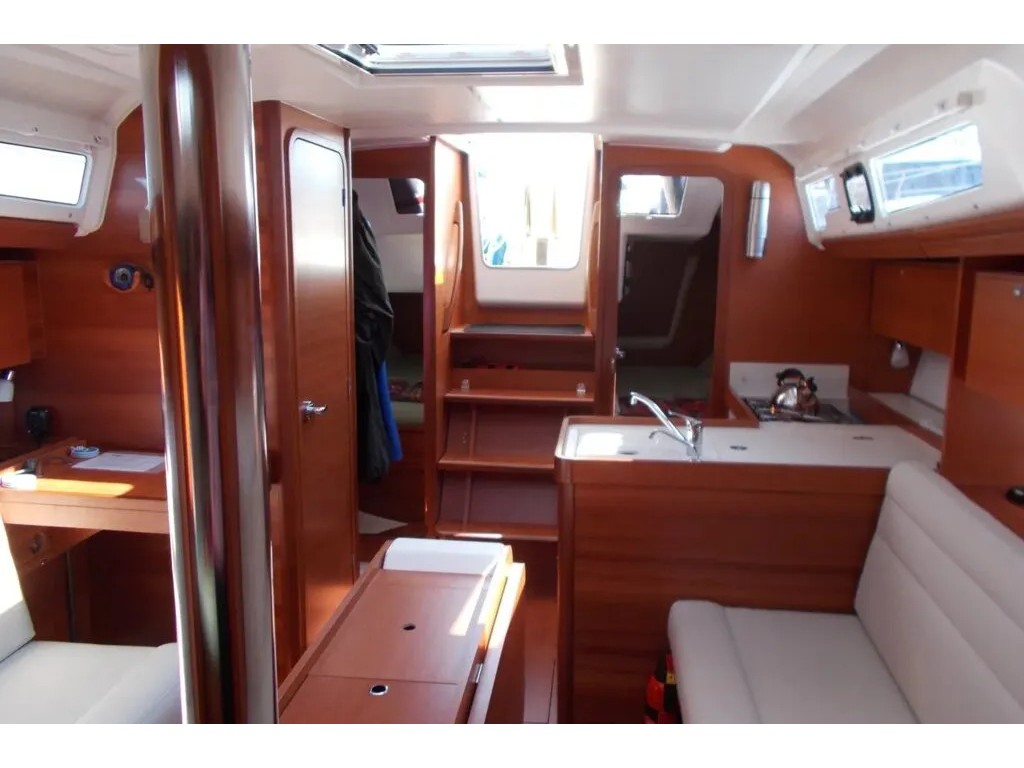 Dufour 350 Adventure — photo 3