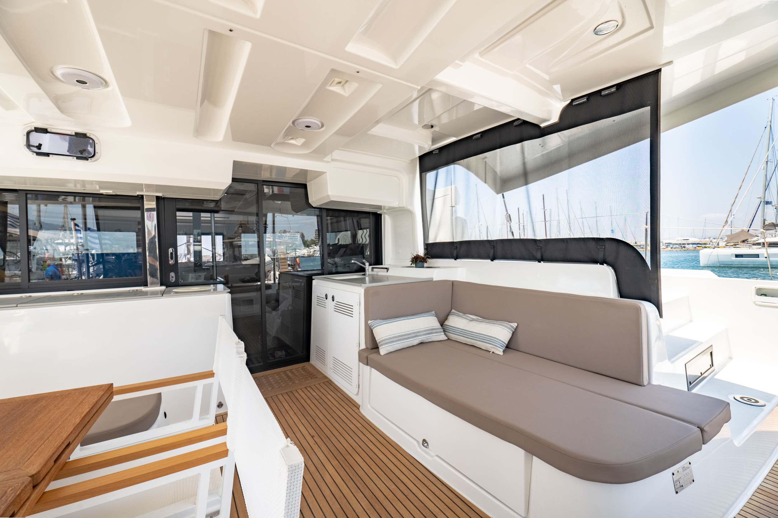 Lagoon 46 — photo 11
