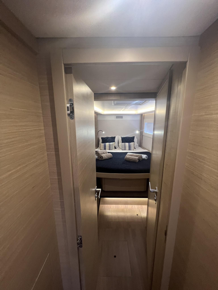 Lagoon 46 — photo 18