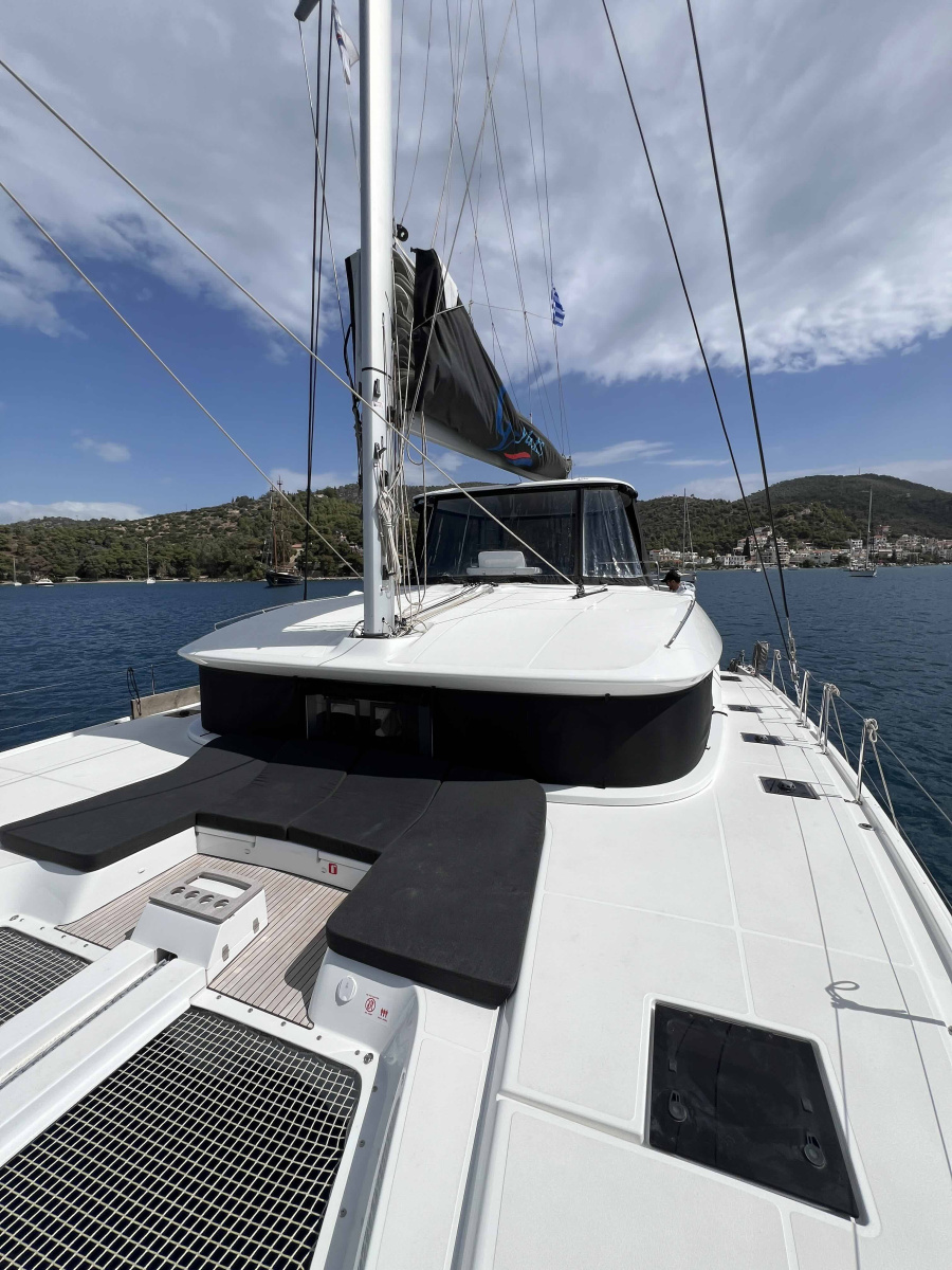 Lagoon 51 — photo 3