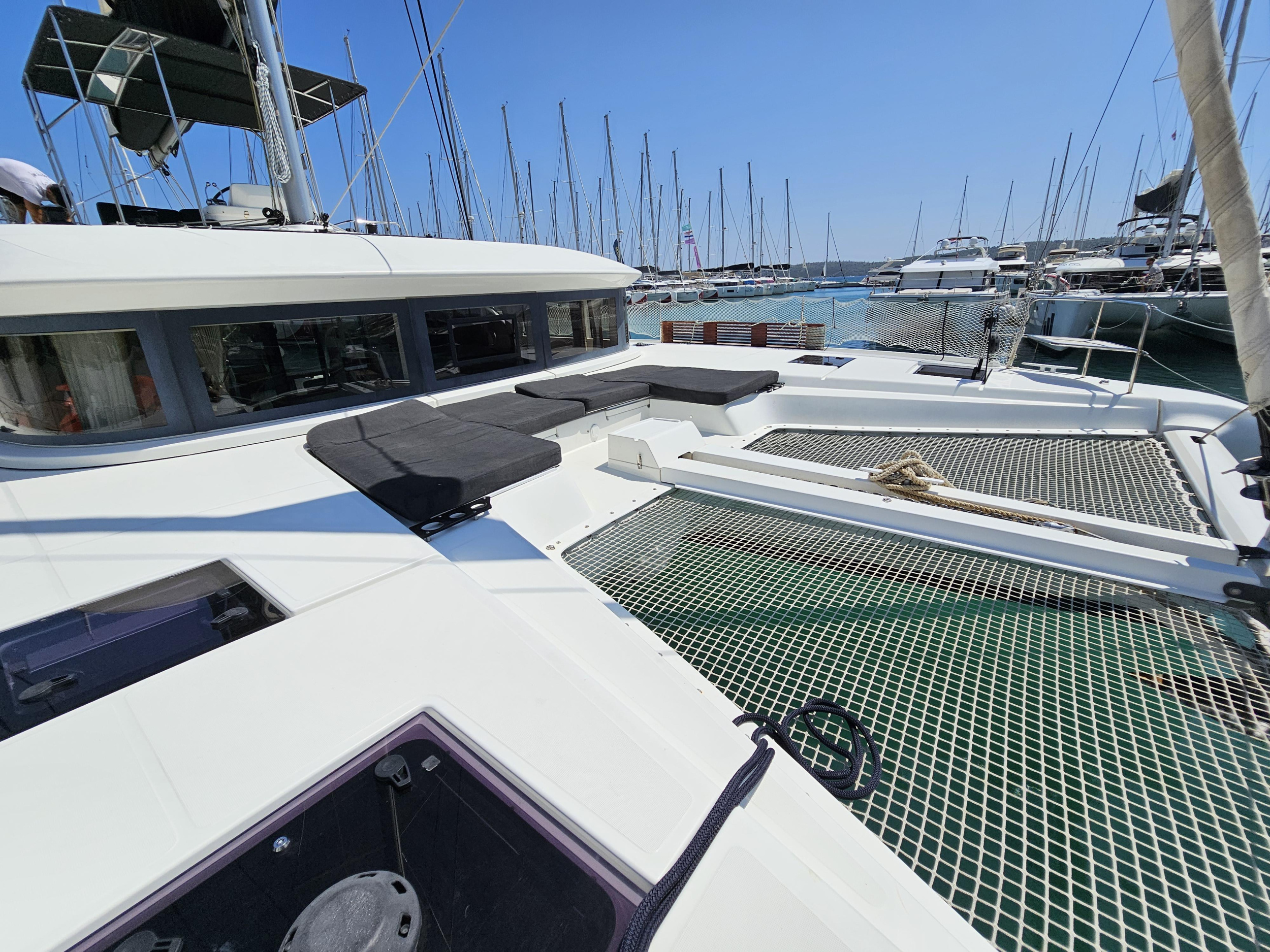 Lagoon 50 Fly — photo 7