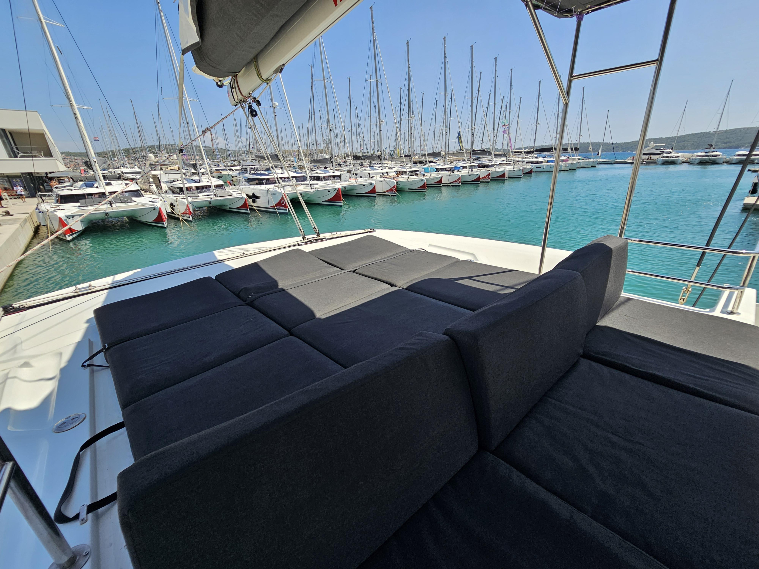 Lagoon 50 Fly — photo 13