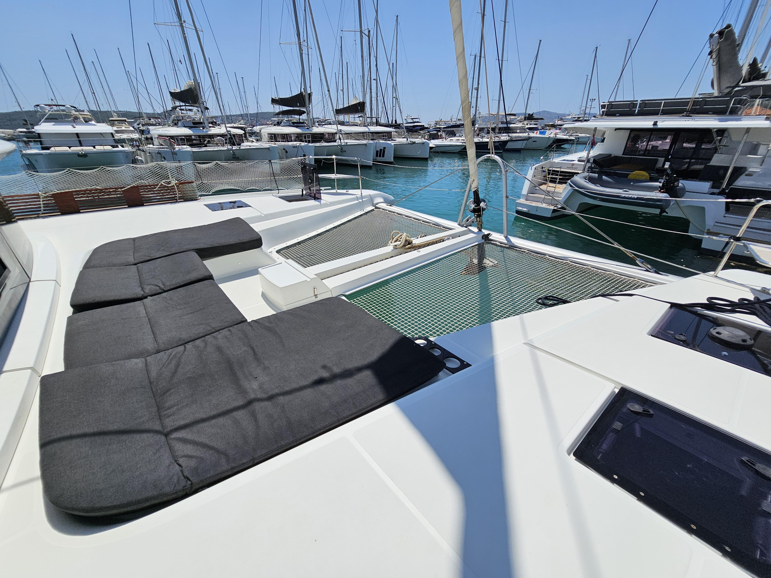 Lagoon 50 Fly — photo 6