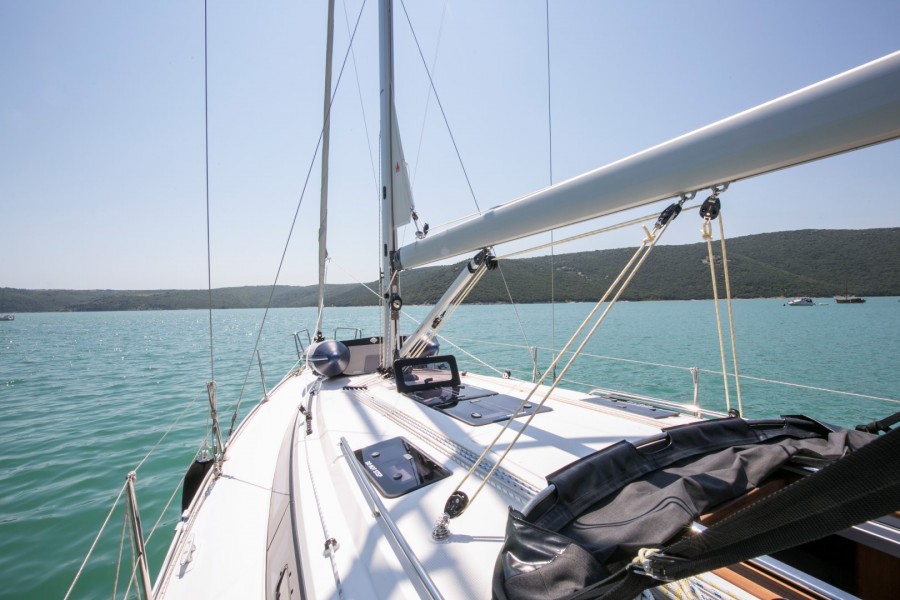 Bavaria Cruiser 37 — photo 4