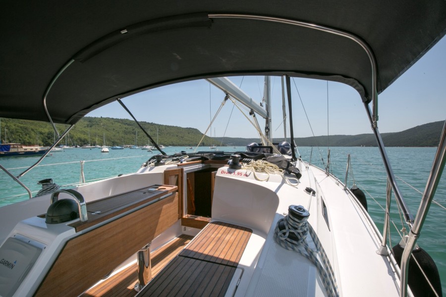 Bavaria Cruiser 37 — photo 19