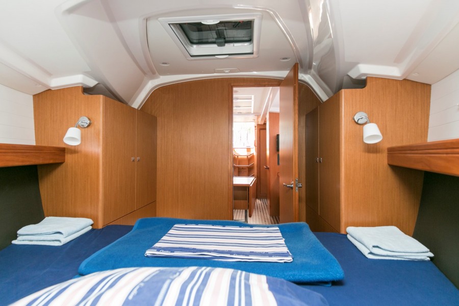 Bavaria Cruiser 37 — photo 8