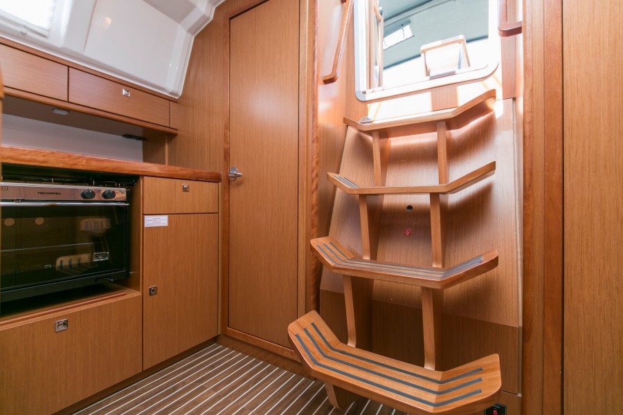 Bavaria Cruiser 37 — photo 12