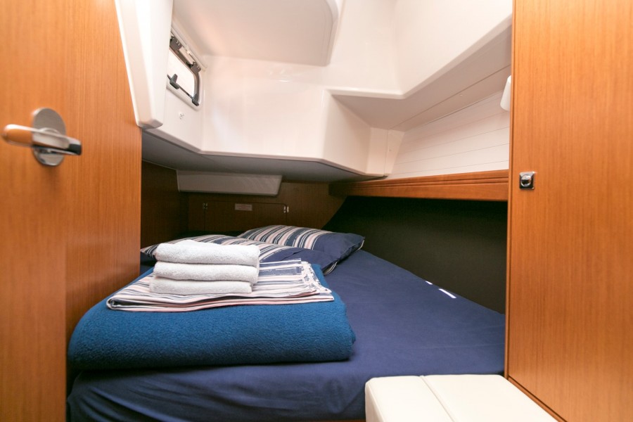Bavaria Cruiser 37 — photo 9