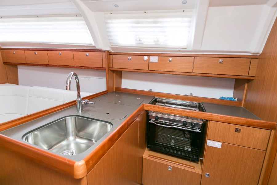 Bavaria Cruiser 37 — photo 6
