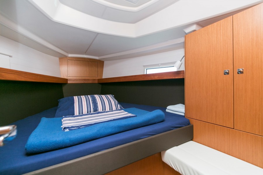 Bavaria Cruiser 37 — photo 16