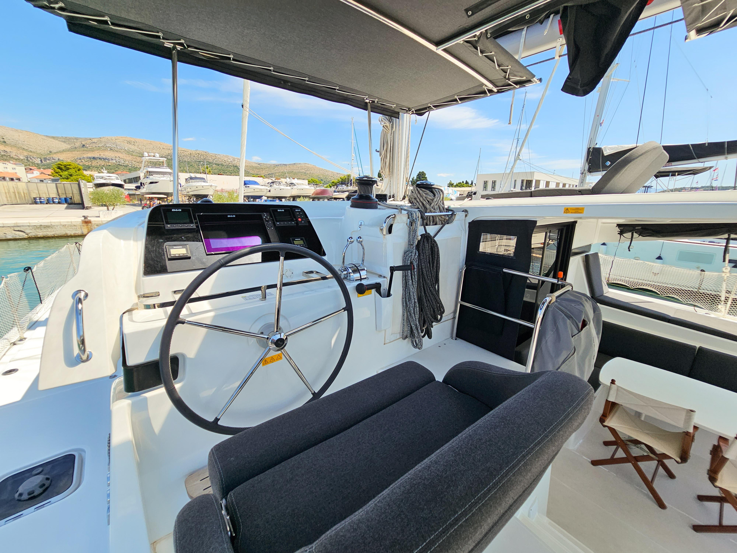 Lagoon 42 — photo 14