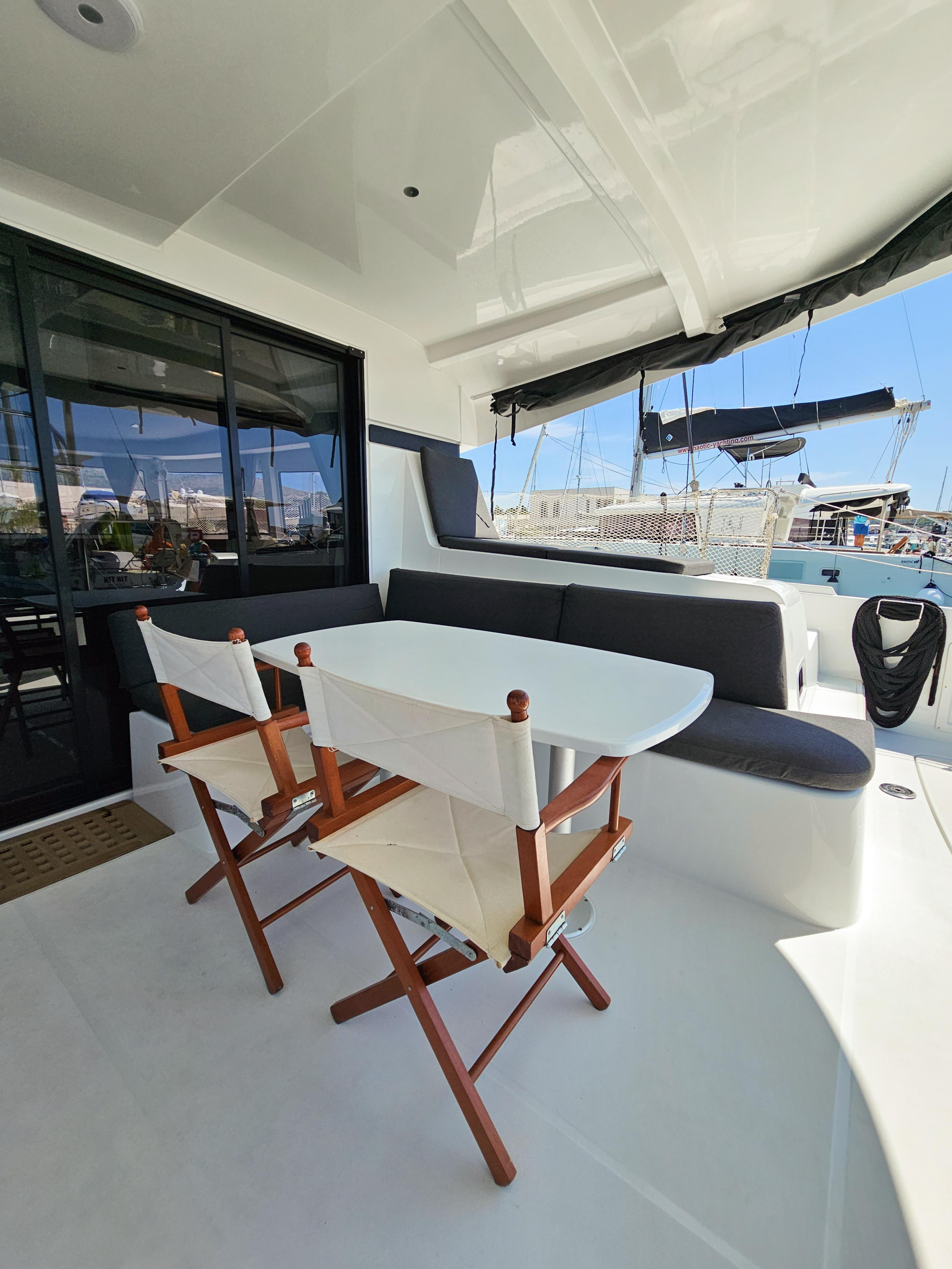 Lagoon 42 — photo 12