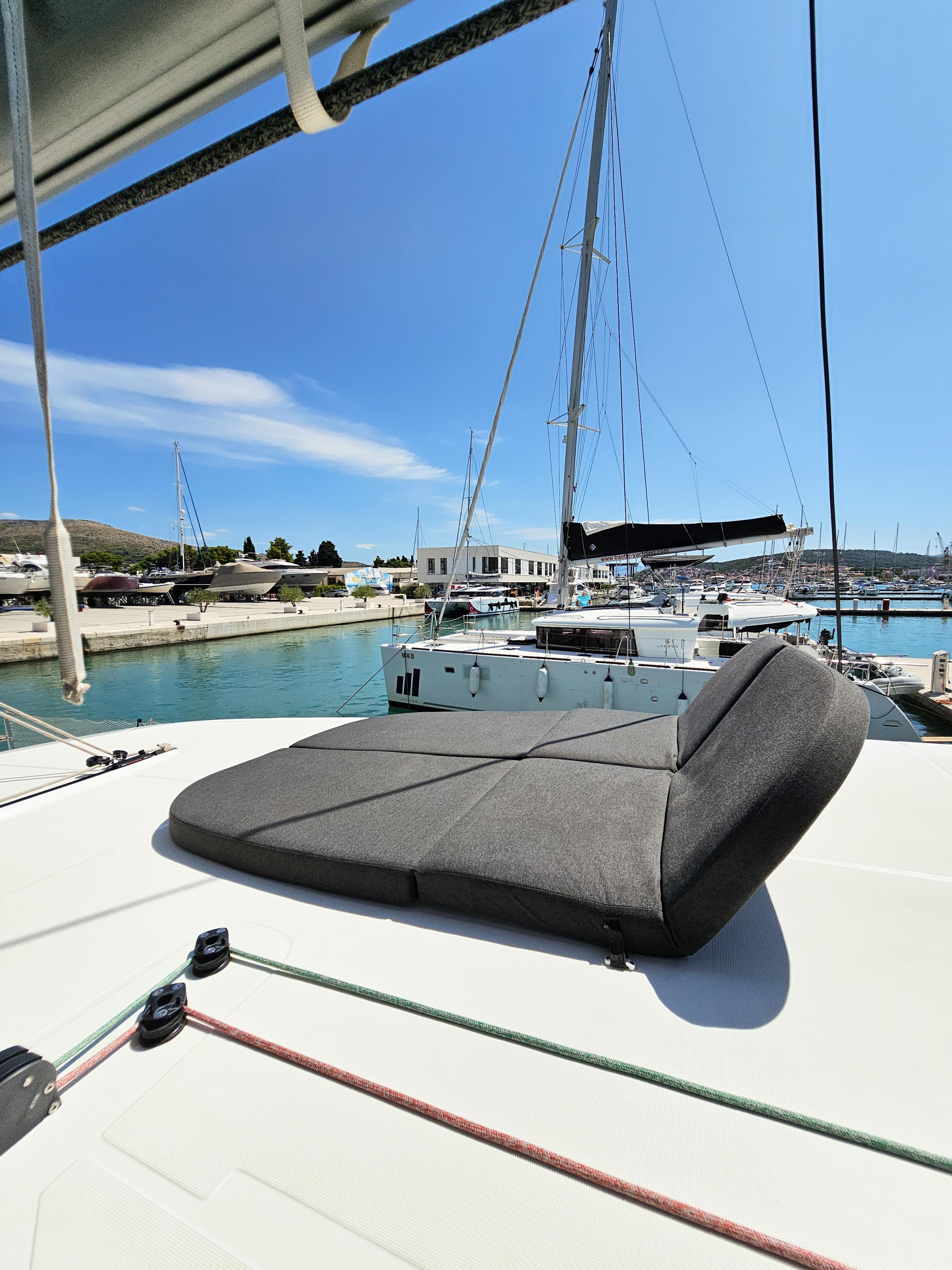 Lagoon 42 — photo 13