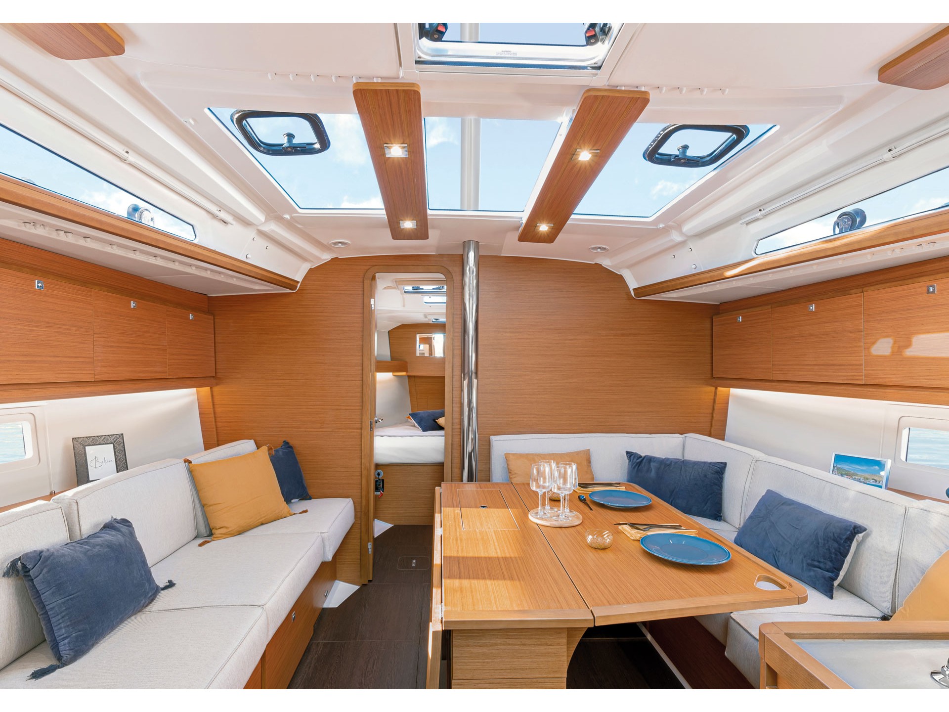 Dufour 390 Grand Large — photo 12