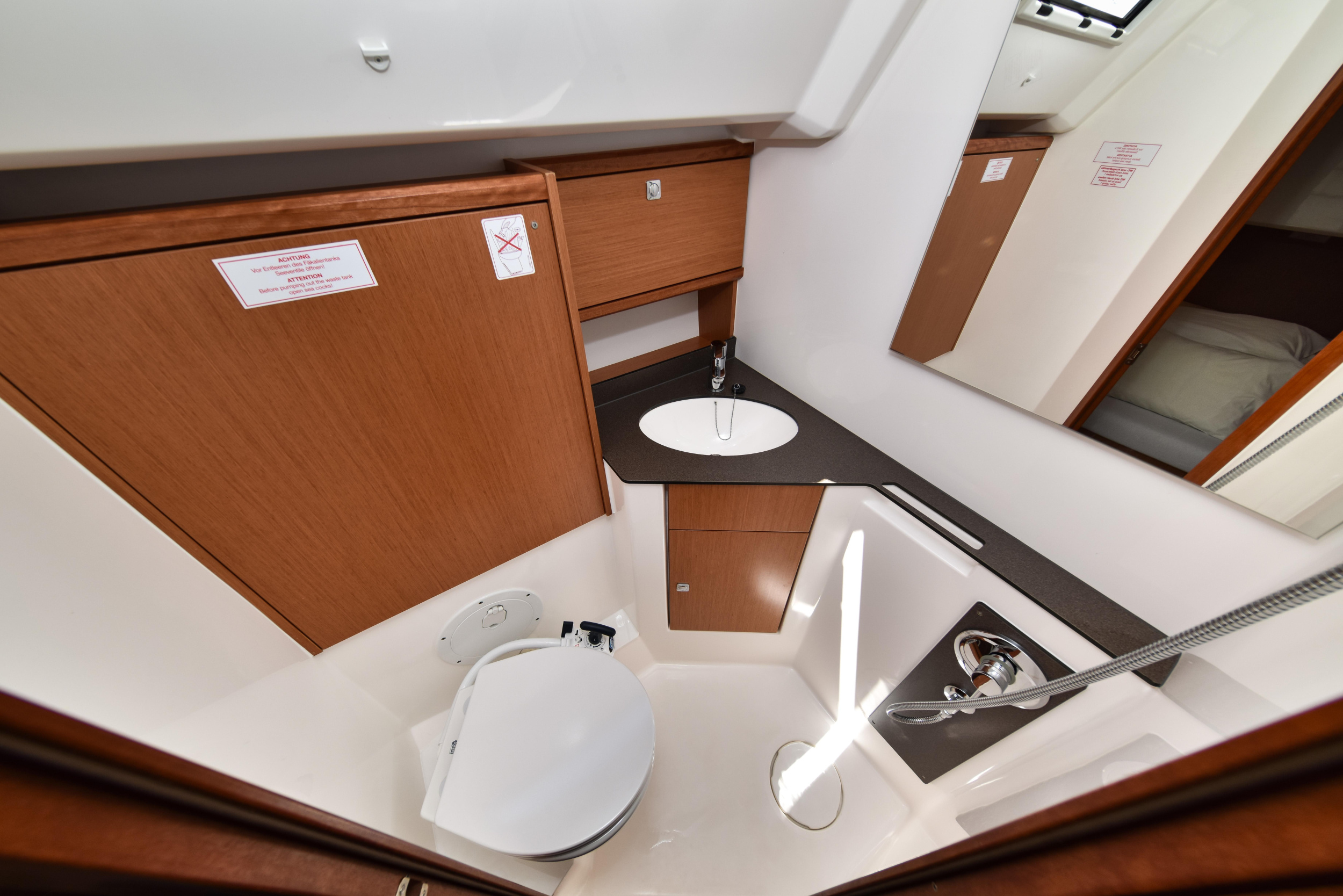 Bavaria Cruiser 46 — photo 7