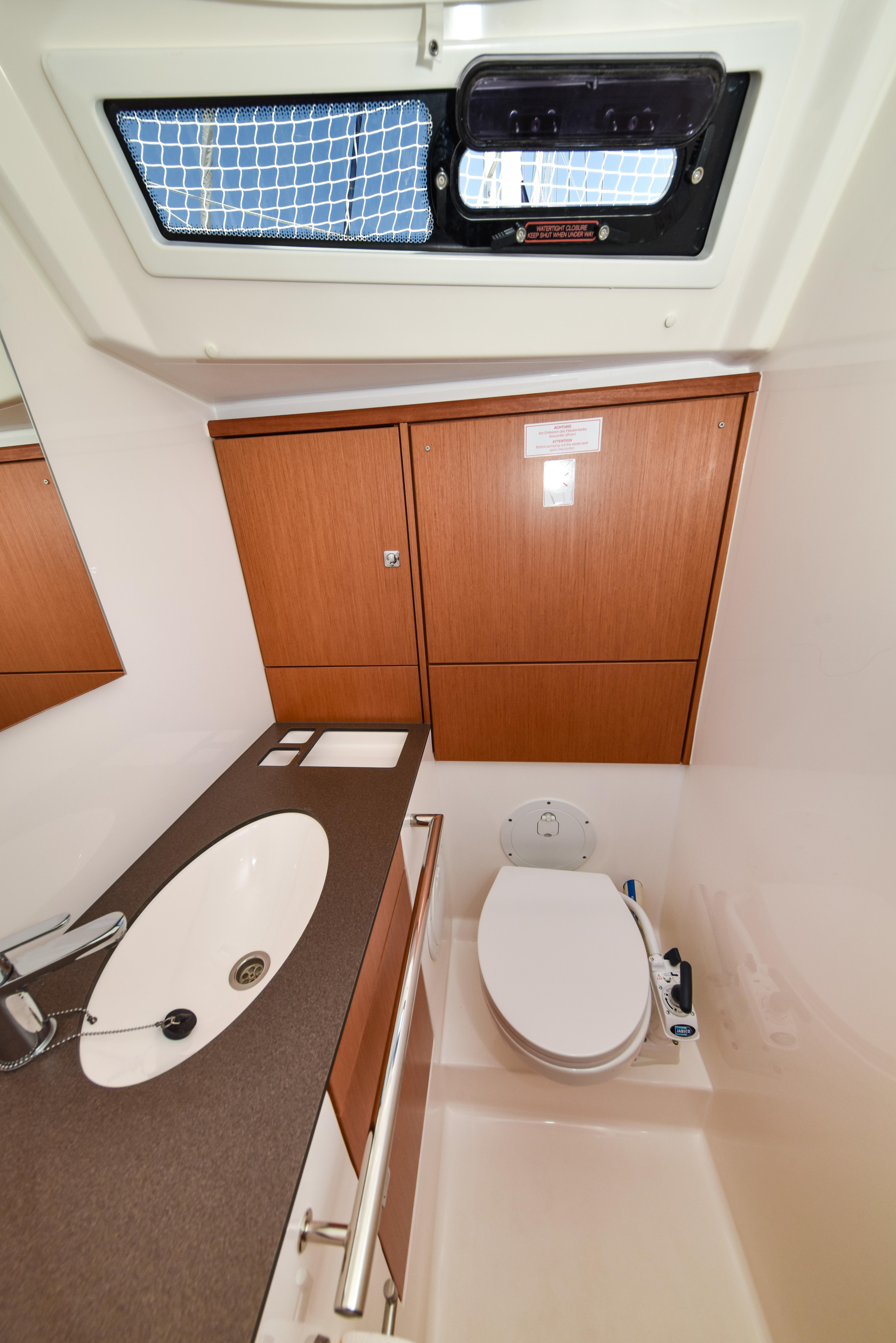 Bavaria Cruiser 46 — photo 42