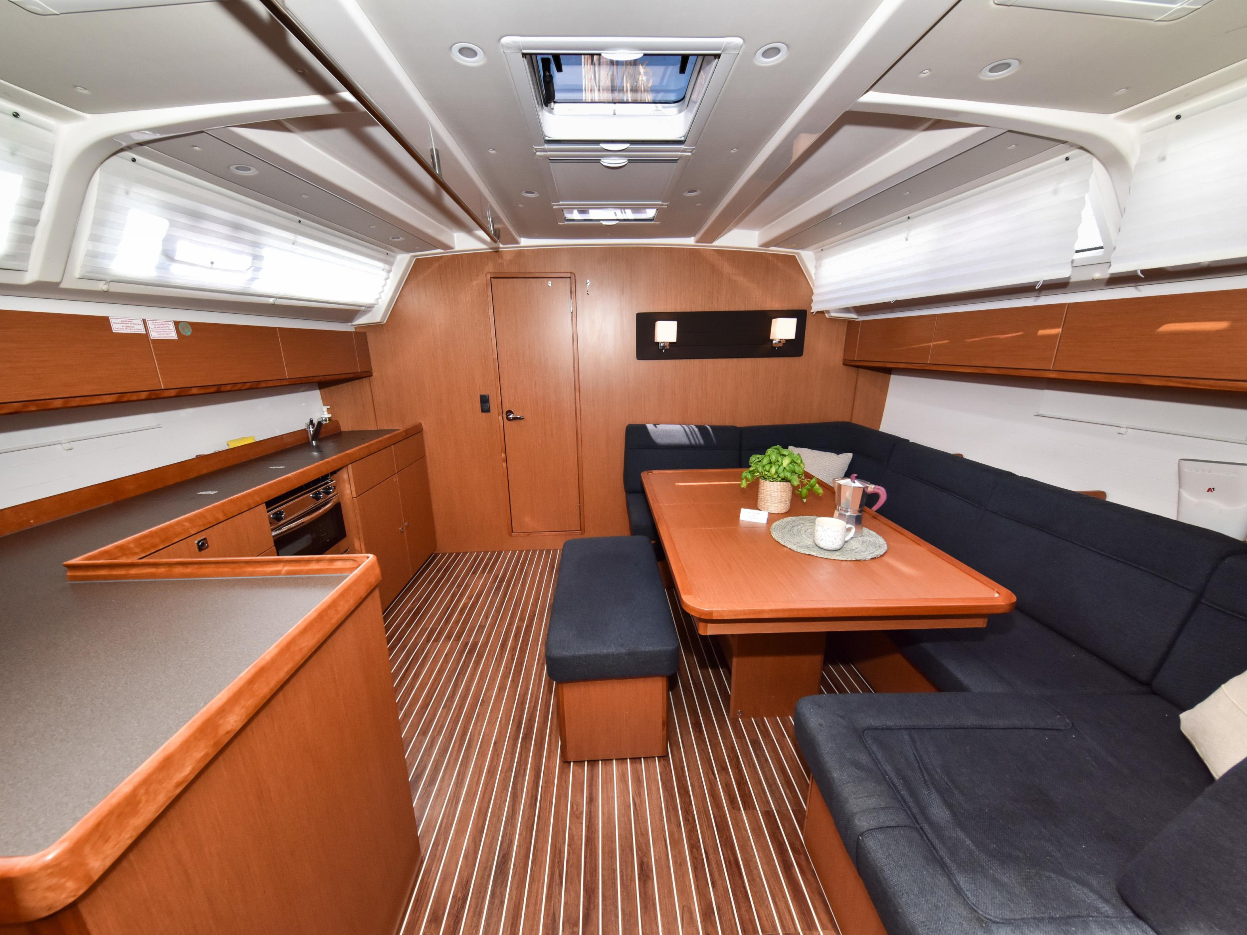 Bavaria Cruiser 46 — photo 38