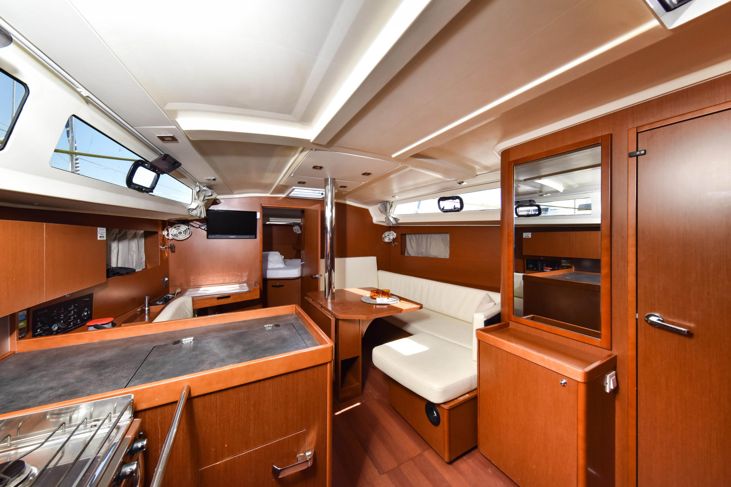 Oceanis 41.1 — photo 21