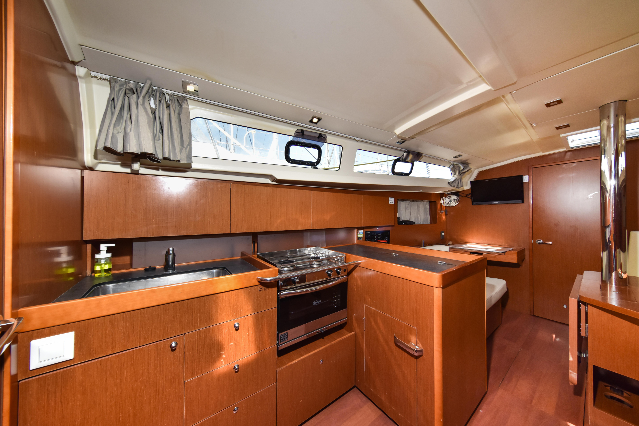 Oceanis 41.1 — photo 19