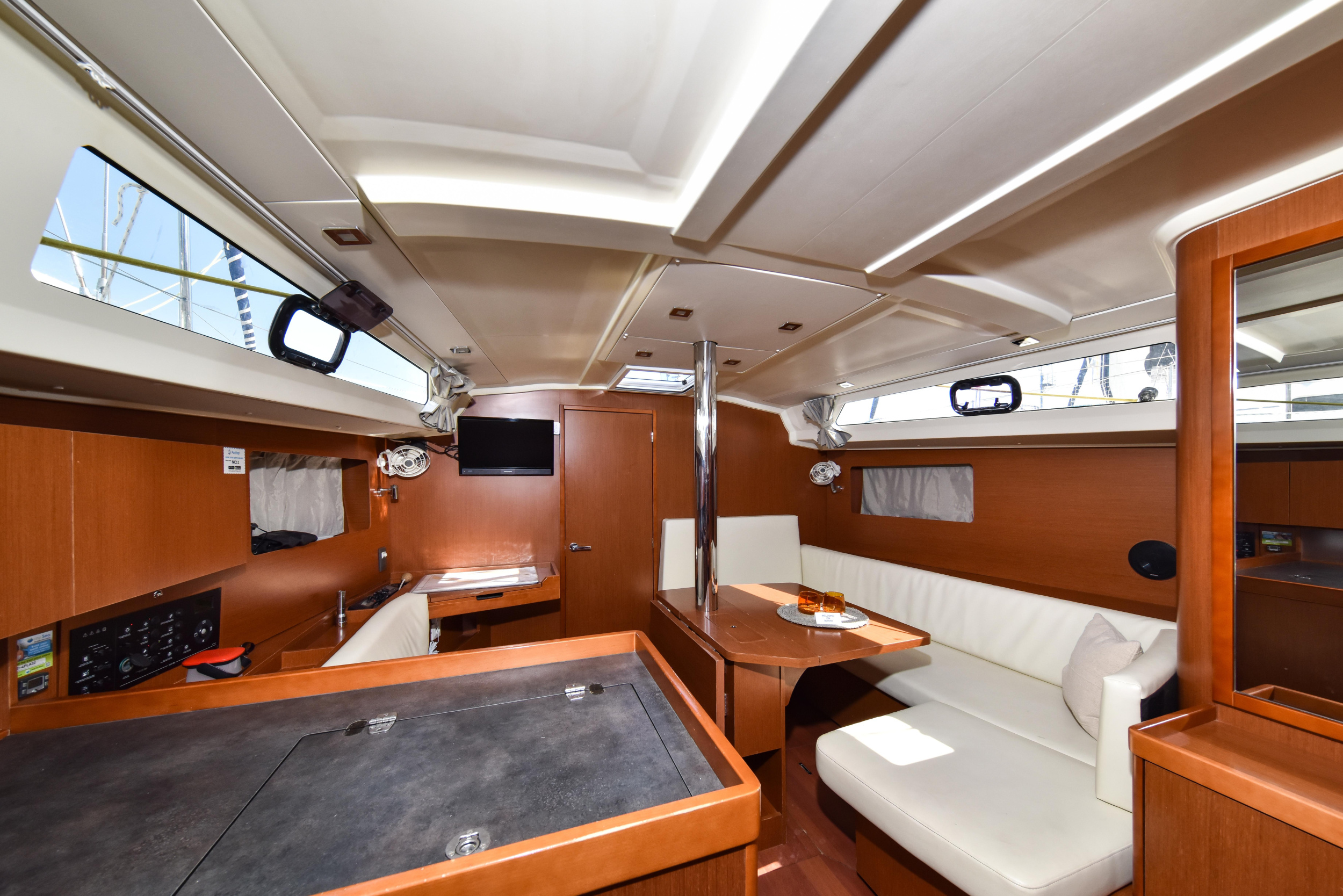 Oceanis 41.1 — photo 28