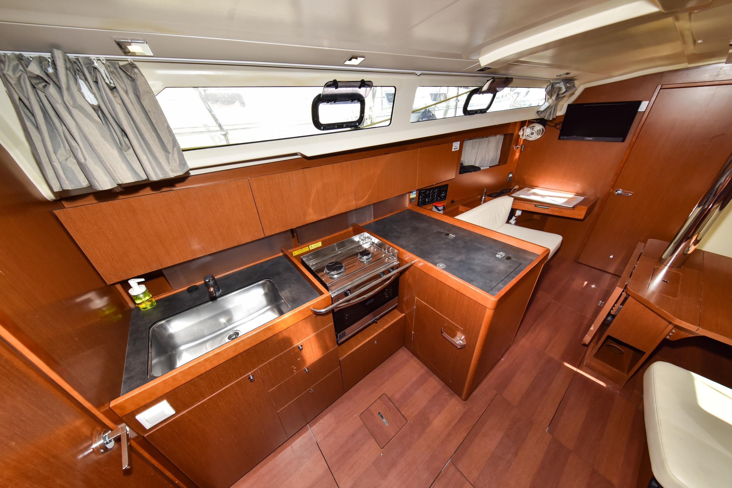 Oceanis 41.1 — photo 27