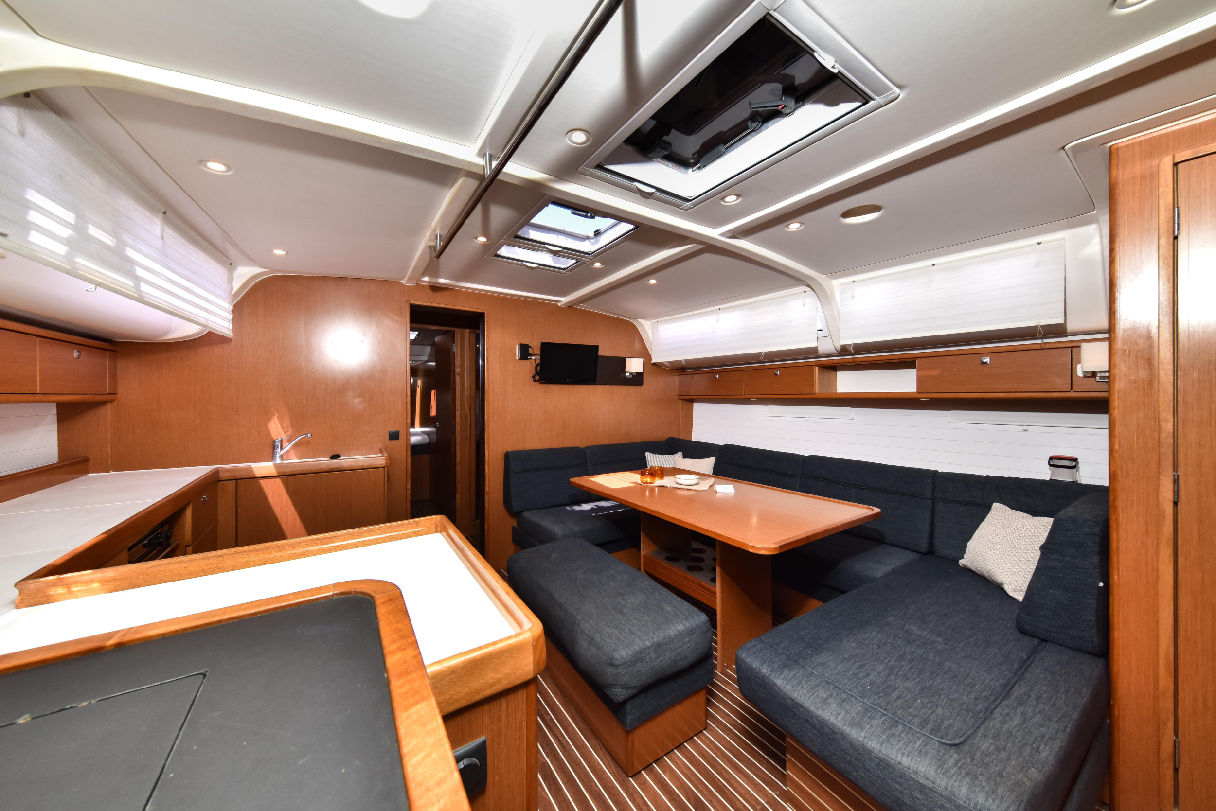 Bavaria Cruiser 51 — photo 18