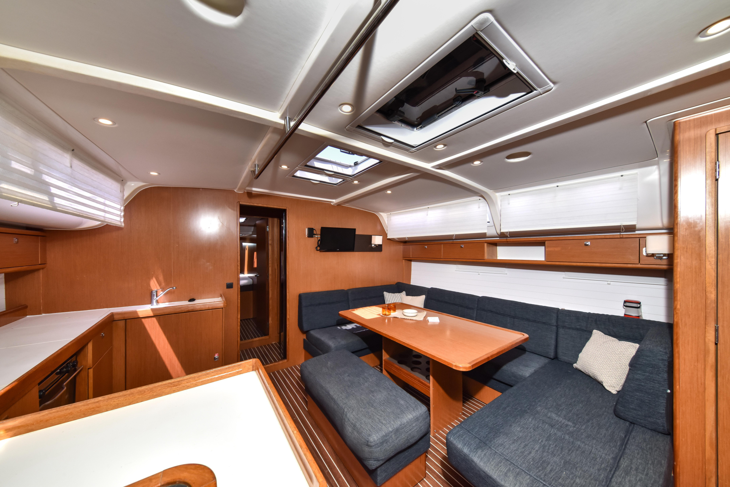 Bavaria Cruiser 51 — photo 37