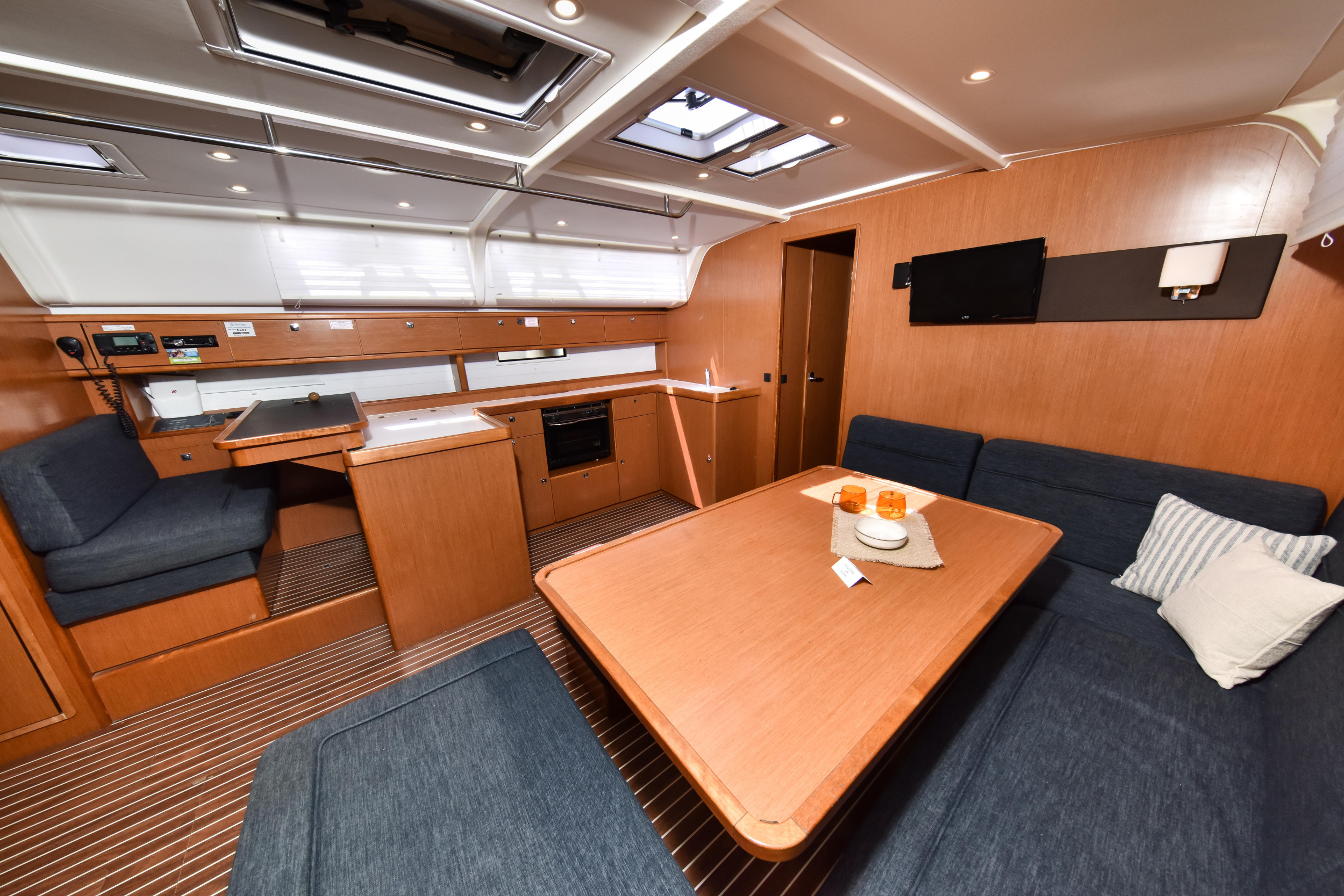 Bavaria Cruiser 51 — photo 31