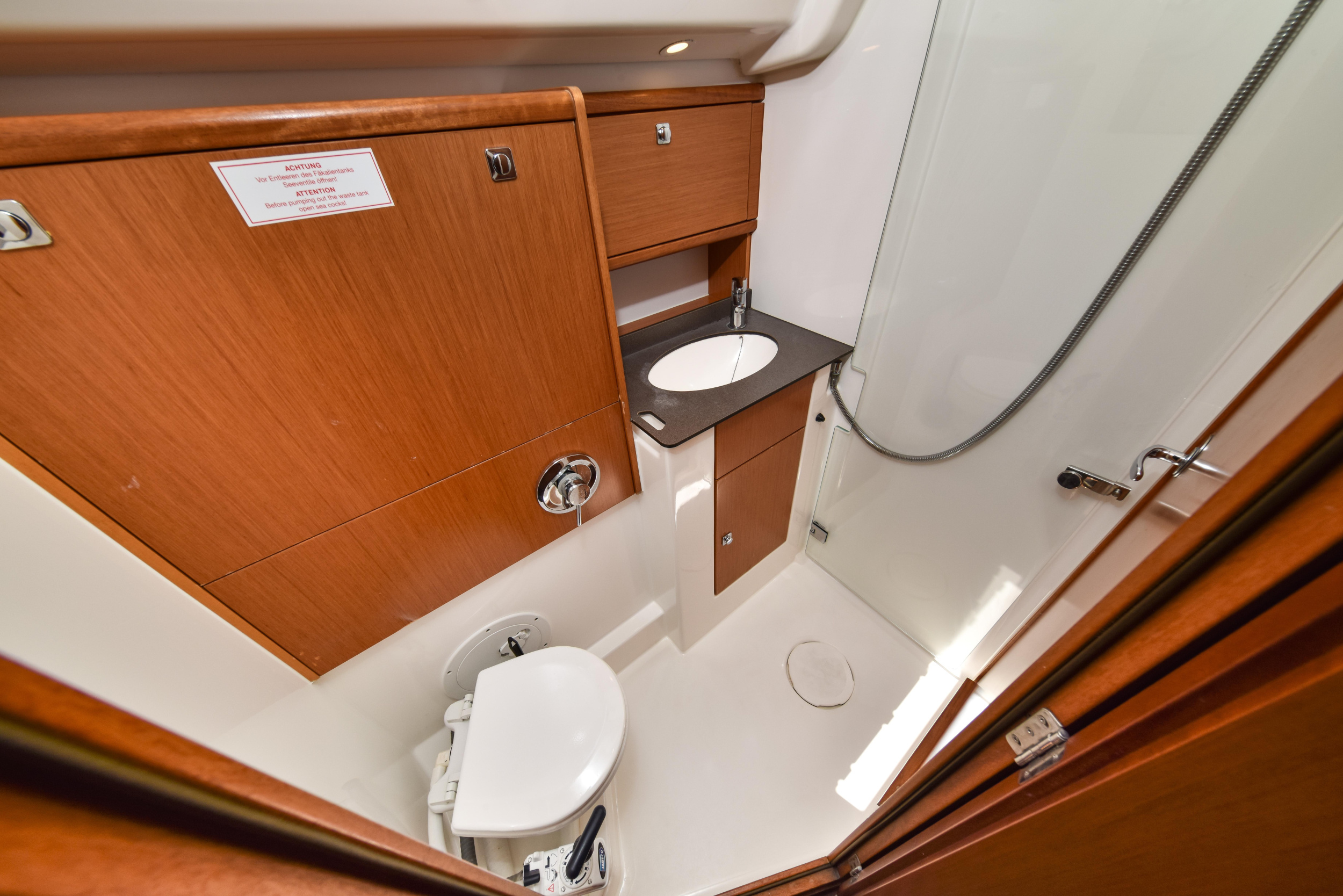 Bavaria Cruiser 51 — photo 27