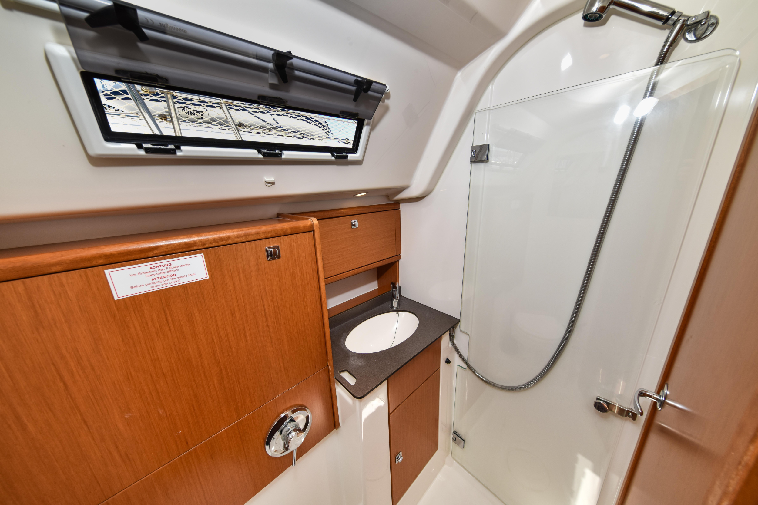Bavaria Cruiser 51 — photo 33