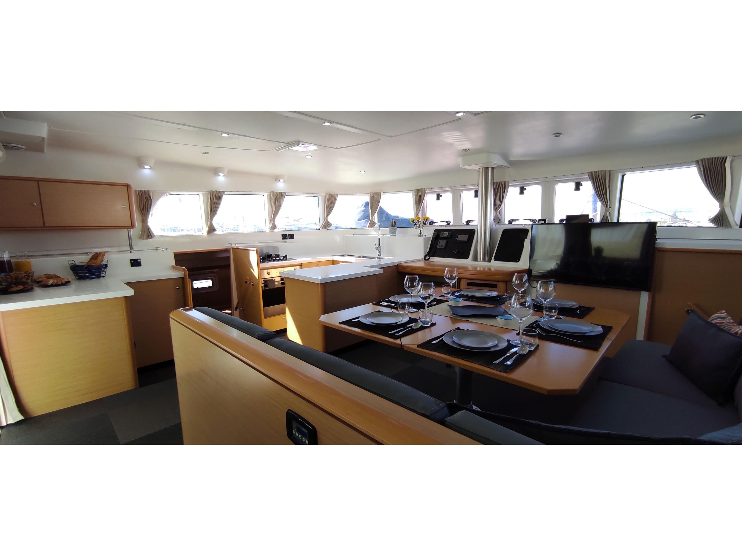 Lagoon 500 — photo 4