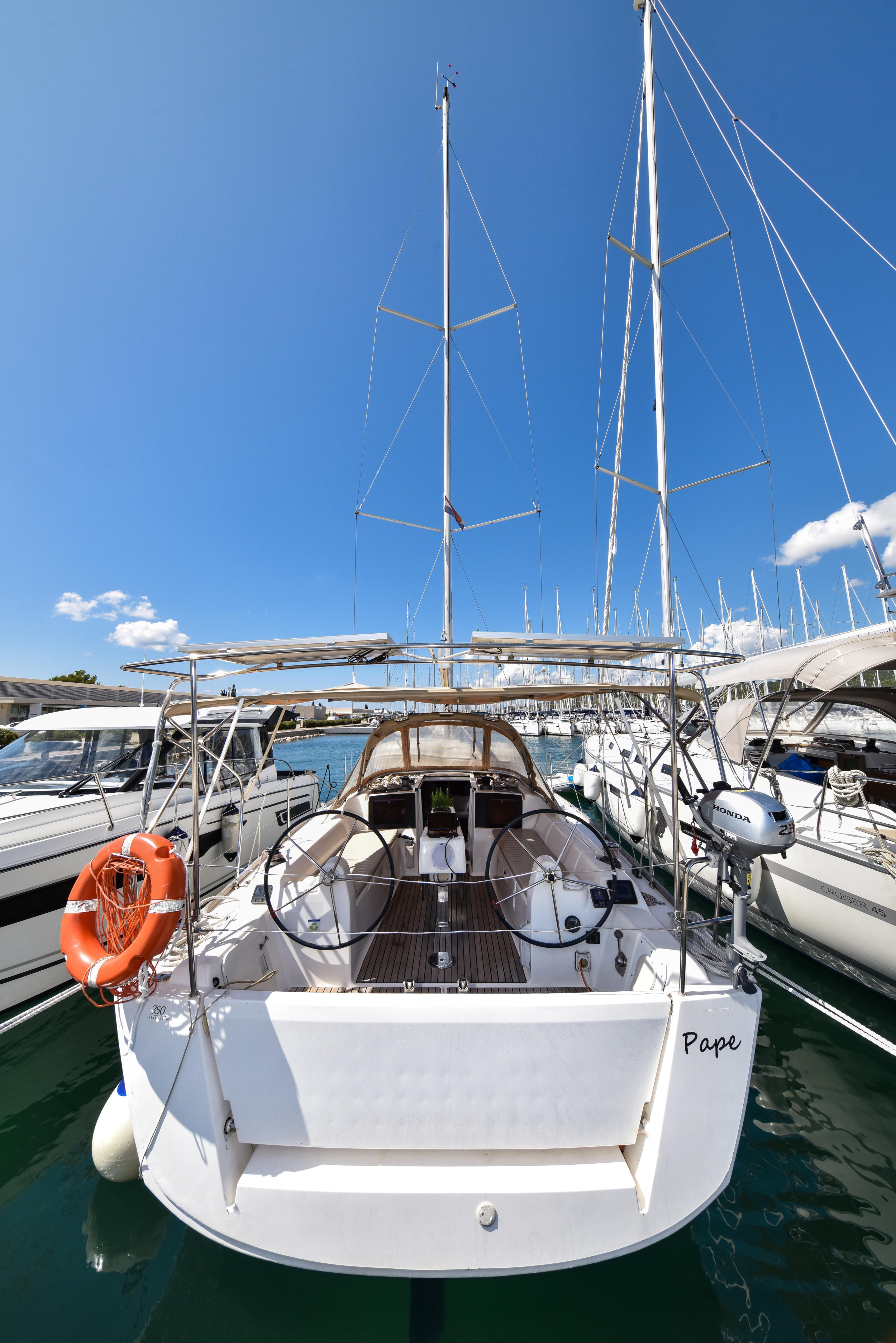 Dufour 350 GL — photo 9