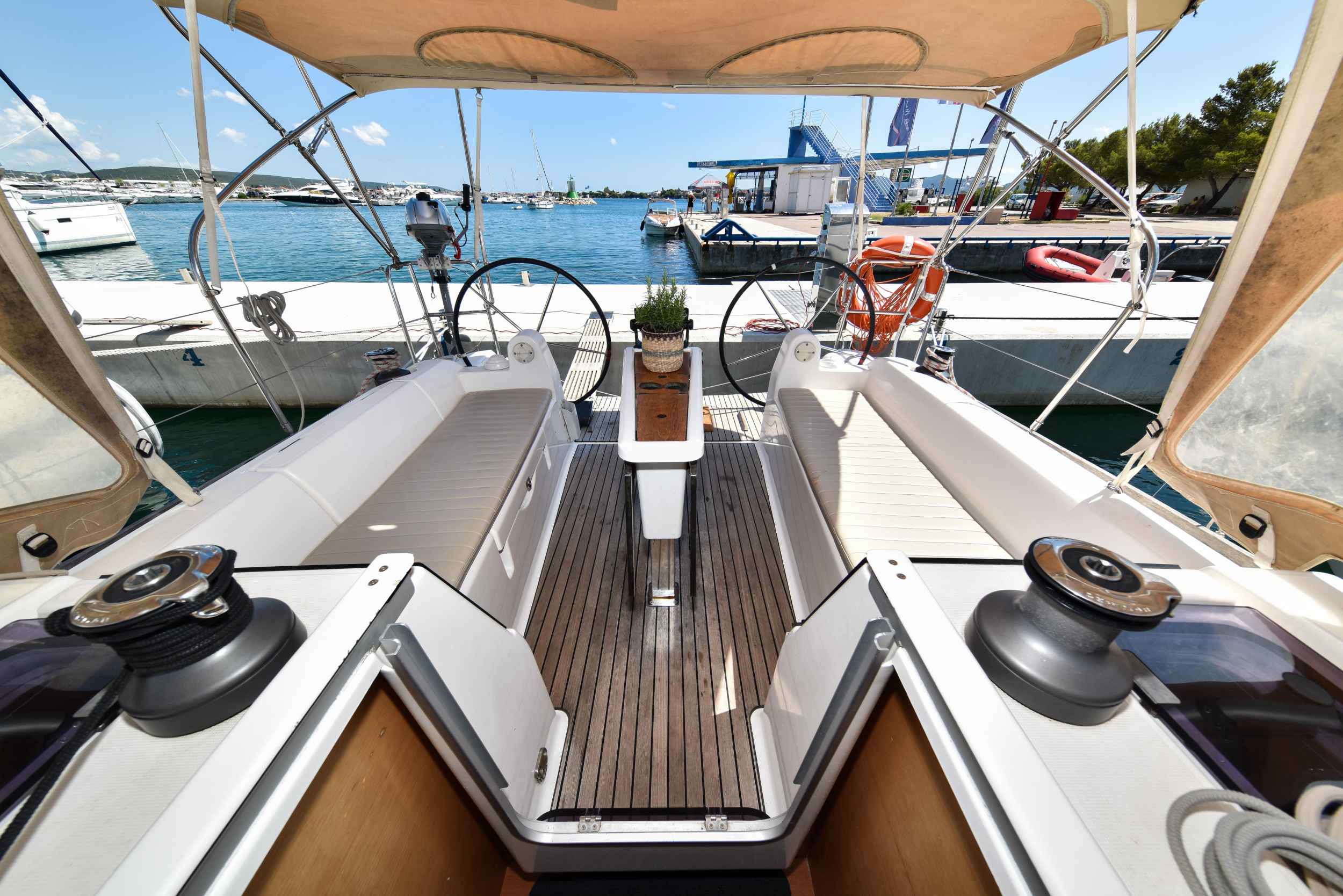 Dufour 350 GL — photo 33