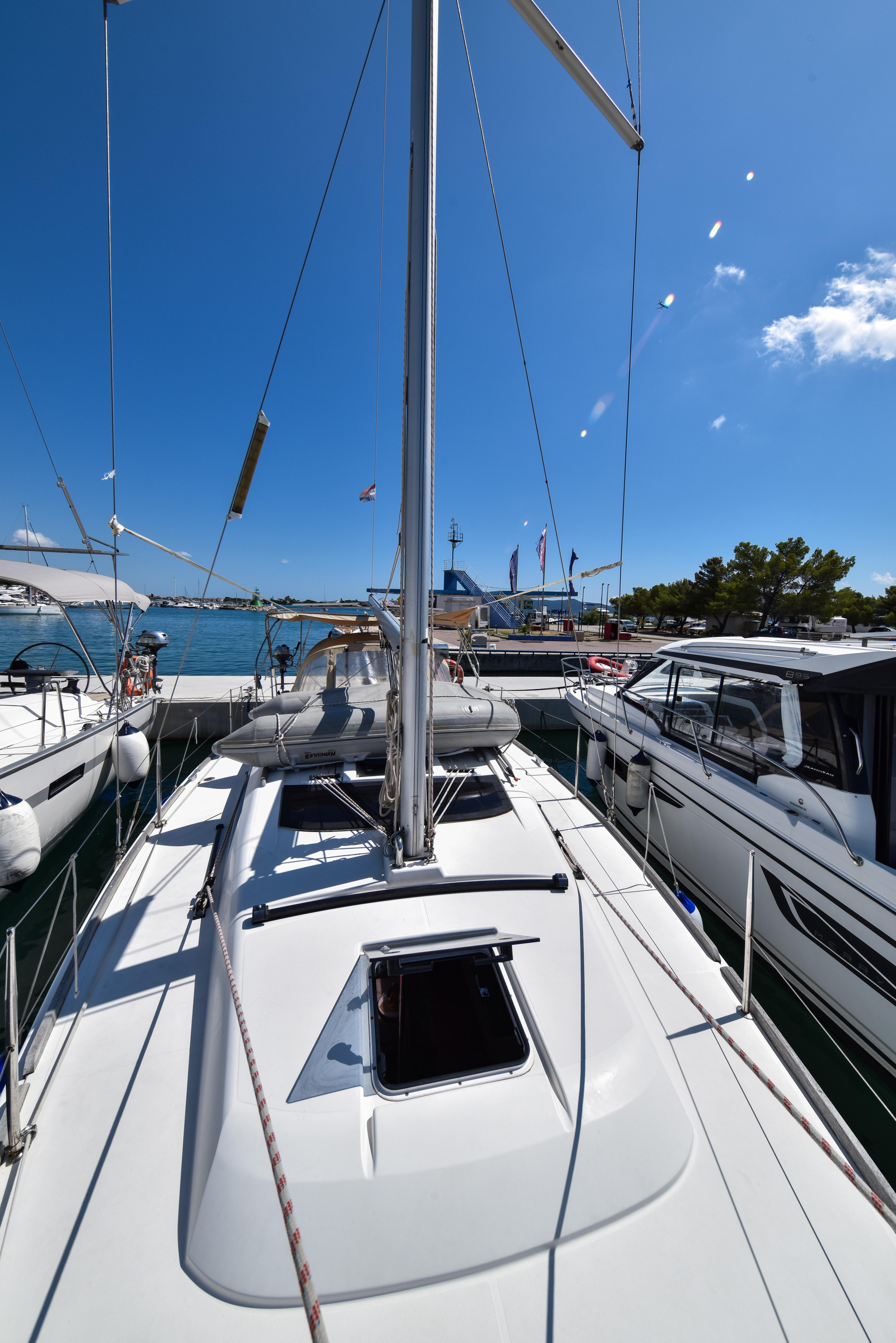 Dufour 350 GL — photo 12
